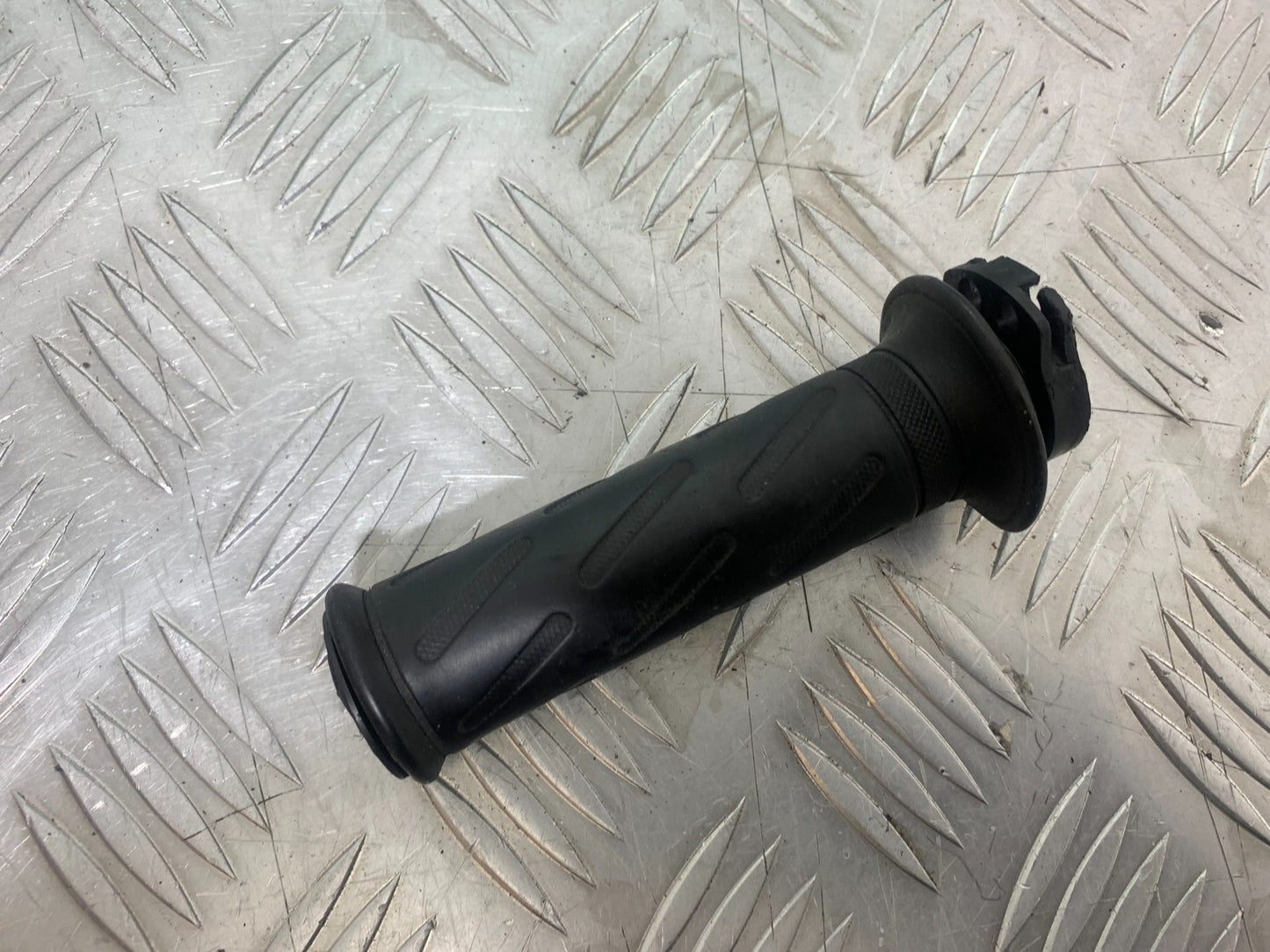 SUZUKI GSF650 GSF 650 THROTTLE TWIST GRIP   YEAR 2007-2009  (CMB1161)
