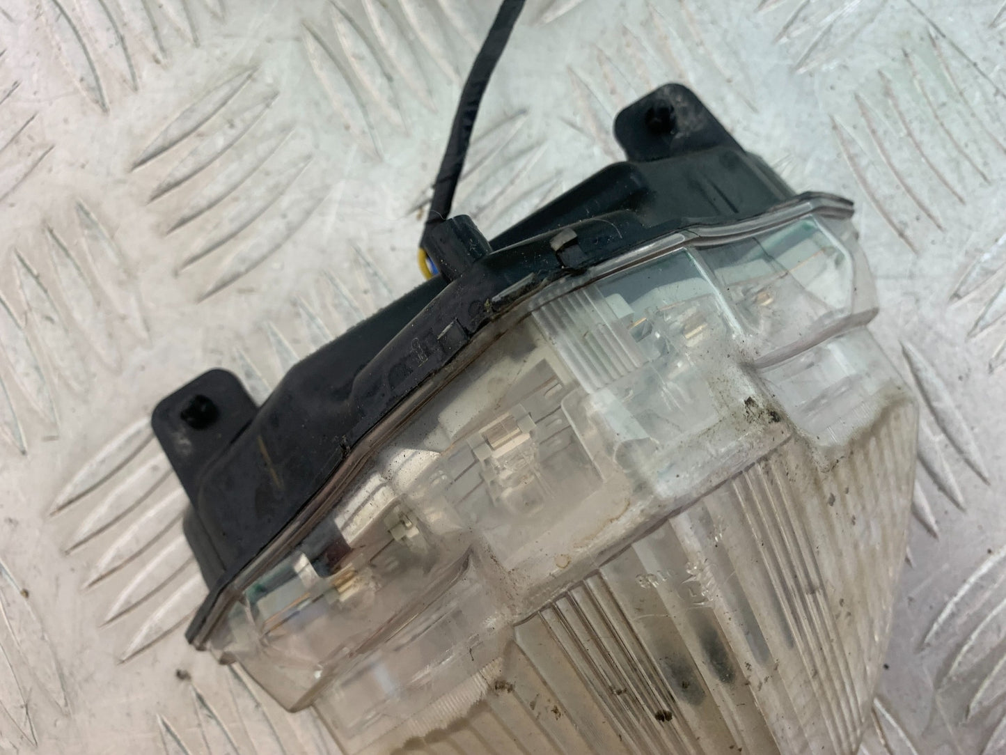 YAMAHA YZF R1 REAR LIGHT   YEAR 2004-2006 (CMB1155)
