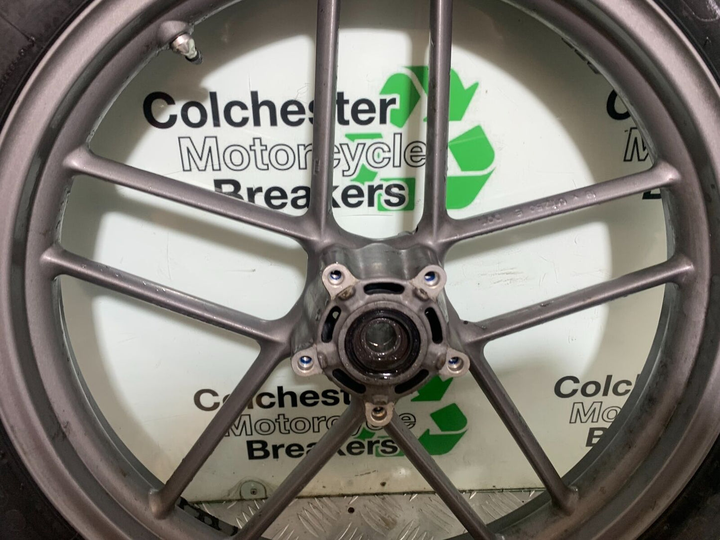 TRIUMPH TIGER 800 FRONT WHEEL   YEAR 2011-2014 (CMB1113)