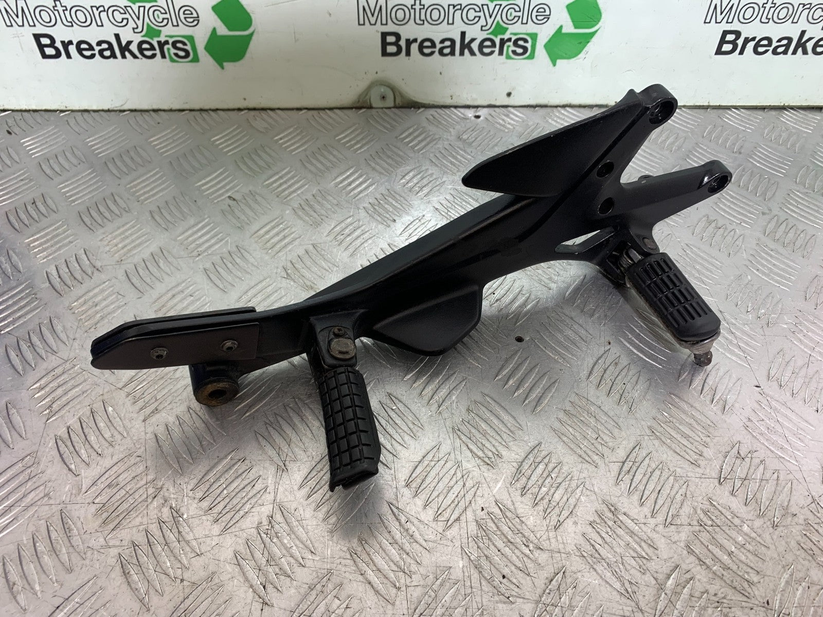 HONDA CBF600 CBF 600 FRONT RIGHT HANGER  YEAR 2004 -07 (CMB1247)