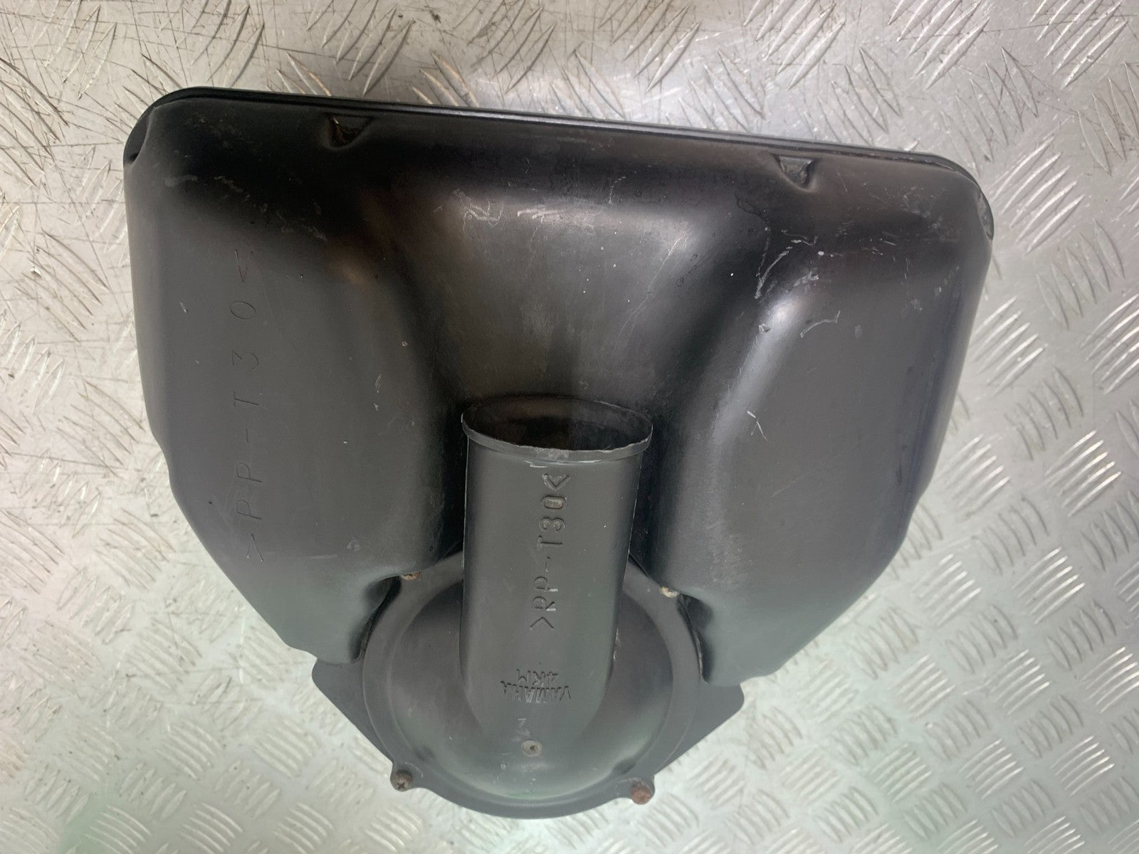 YAMAHA XJ900 XJ 900 DIVERSION AIRBOX YEAR 1994-2002(CMB1292)
