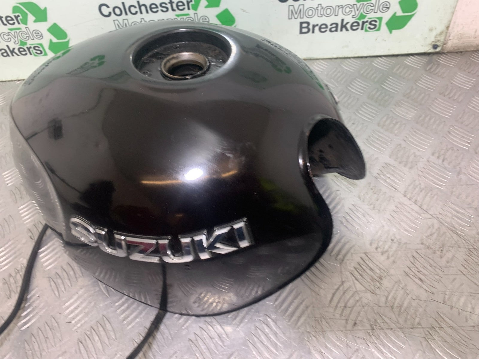 SUZUKI GSX750 INAZUMA PETROL TANK  YEAR 1998-2003 (CMB1308)