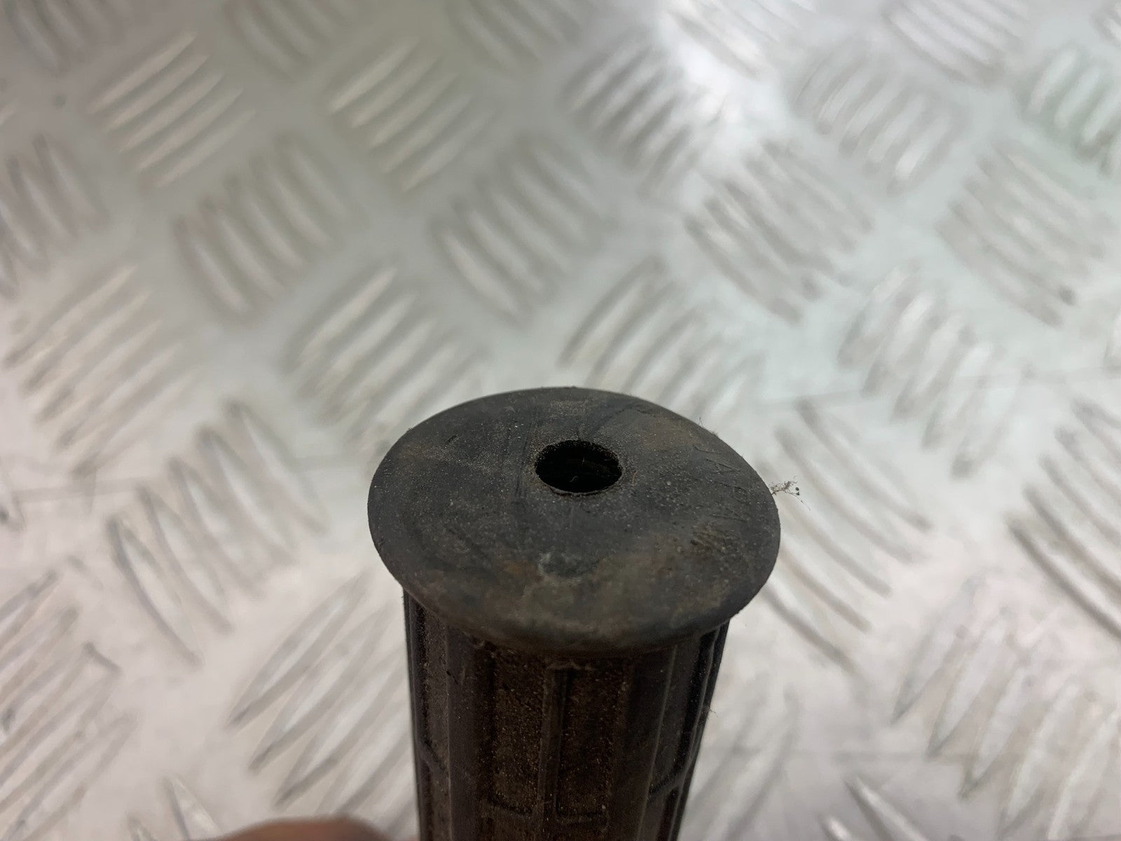 KAWASAKI GT550 GT 550 THROTTLE TWIST GRIP YEAR 1989-1994