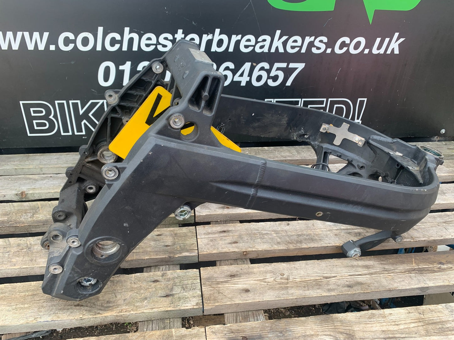 TRIUMPH 1050 SPRINT ST FRAME REG LOG BOOK   YEAR 2004-2007 (CMB1197)