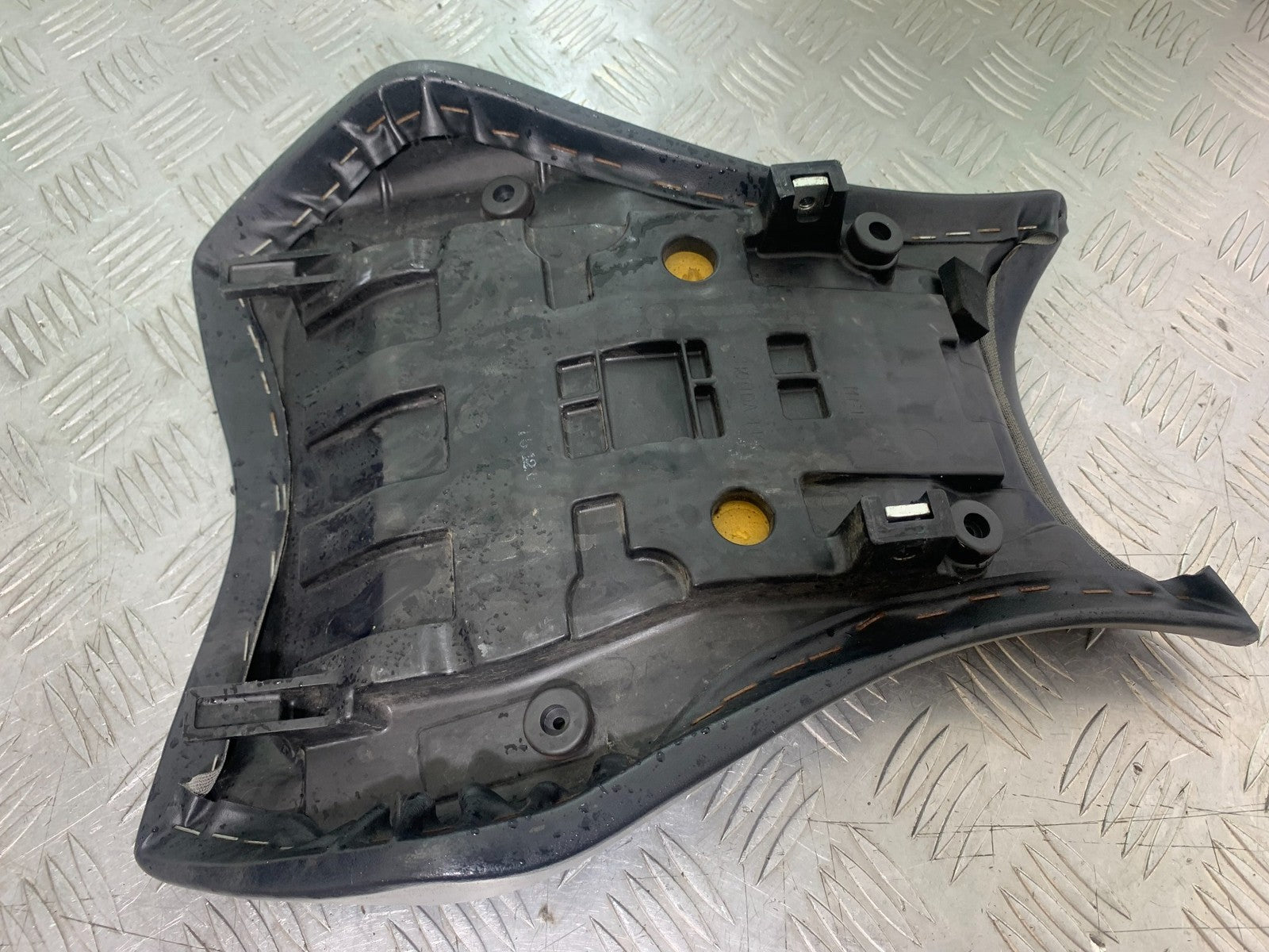 HONDA CBR1000 rr FIREBLADE FRONT SEAT  YEAR 2012-2016 (CMB1198)