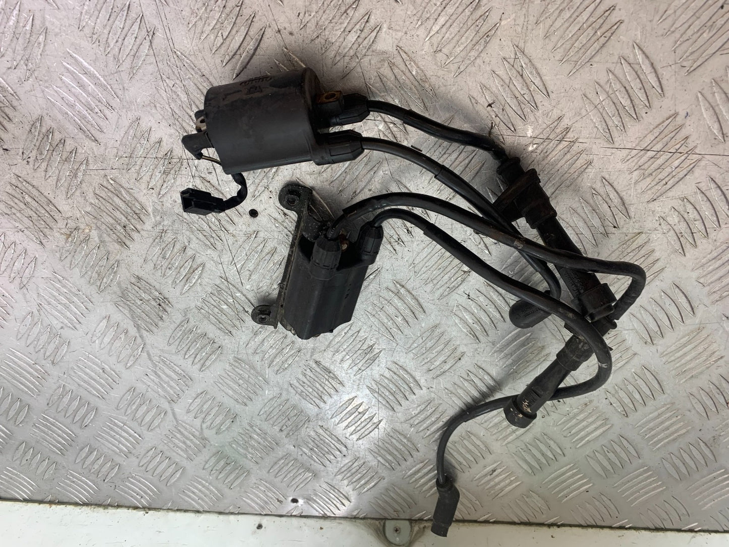 HONDA NT650 V DEAUVILLE COILS AND CAPS   YEAR 1998-01(CMB1320)