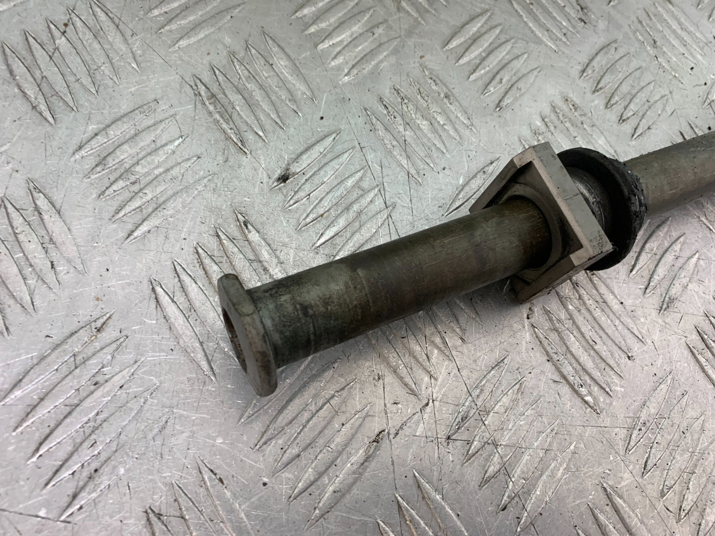HONDA CBR1000 RR REAR WHEEL SPINDLE YEAR  2008-2011 (CMB1330)