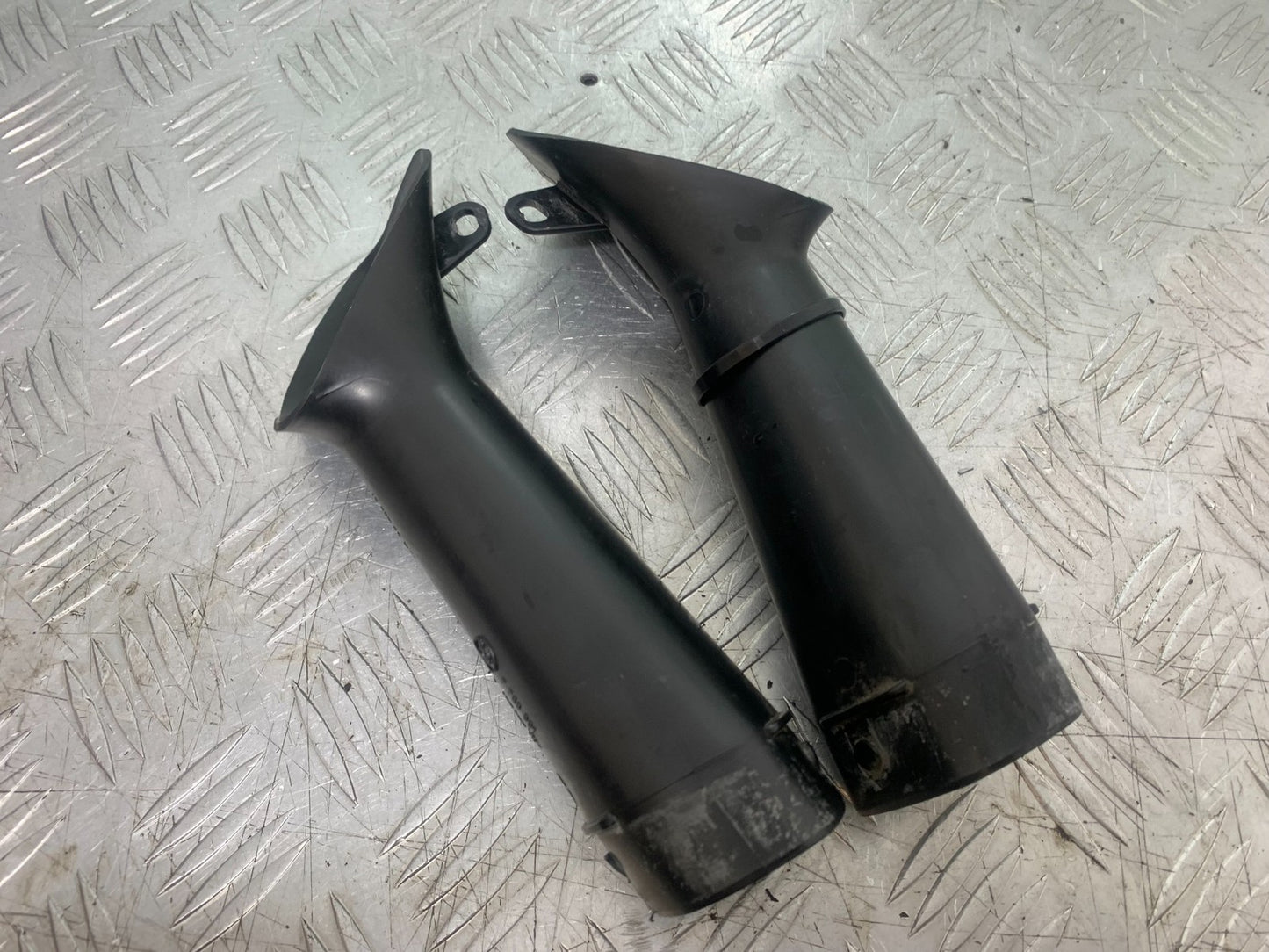 BMW R1200 R 1200 GS AIR TUBES  YEAR 2013-2016 (CMB1257)