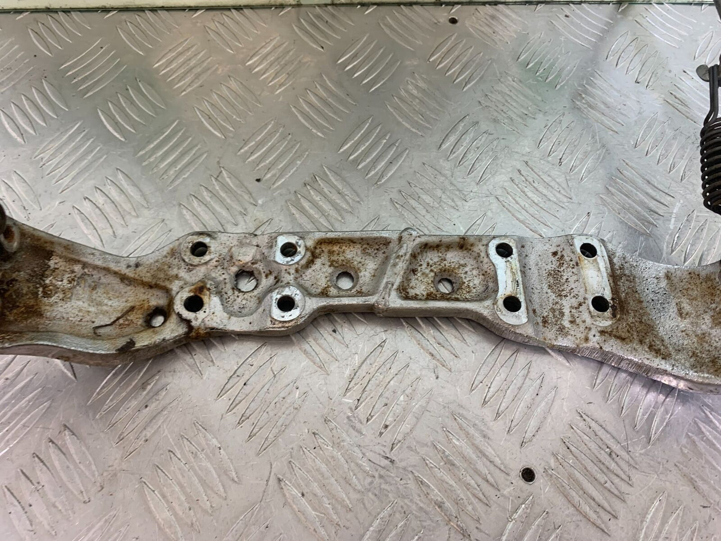 SUZUKI VS1400 VS 1400 INTRUDER FOOTRESTS AND BRACKET   YEAR 1988 (CMB1077)