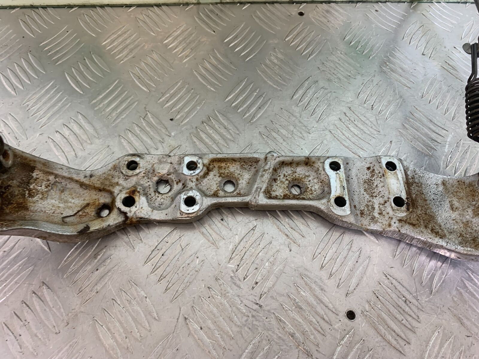 SUZUKI VS1400 VS 1400 INTRUDER FOOTRESTS AND BRACKET   YEAR 1988 (CMB1077)