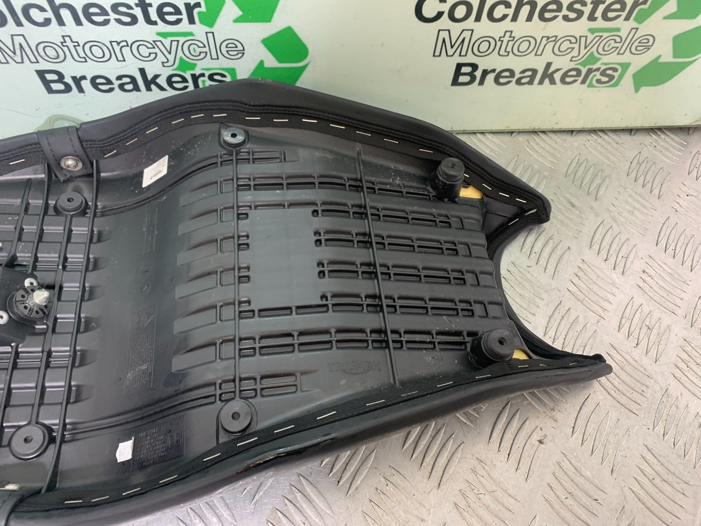 TRIUMPH TRIDENT 660 SEAT   YEAR 2021-2024 (CMB1148)