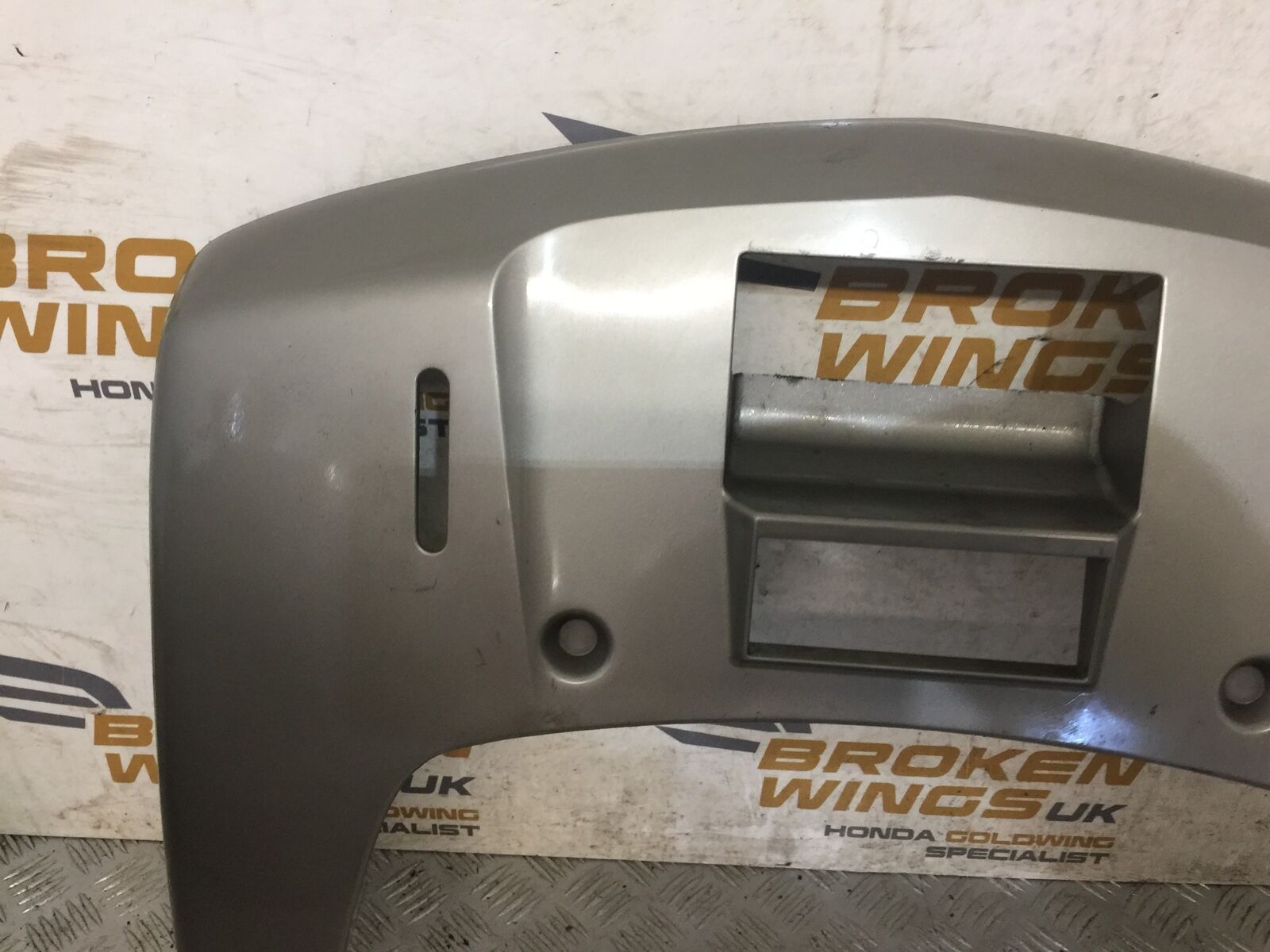 HONDA GL1800 GL 1800 LOWER TOP BOX PANEL  YEAR 2004-10 ABS (STOCK 890)