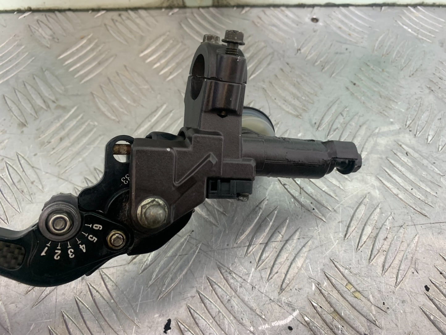 HONDA CBR1000 rr FIREBLADE CLUTCH MASTER CYLINDER   YEAR 2006 (CMB1220)