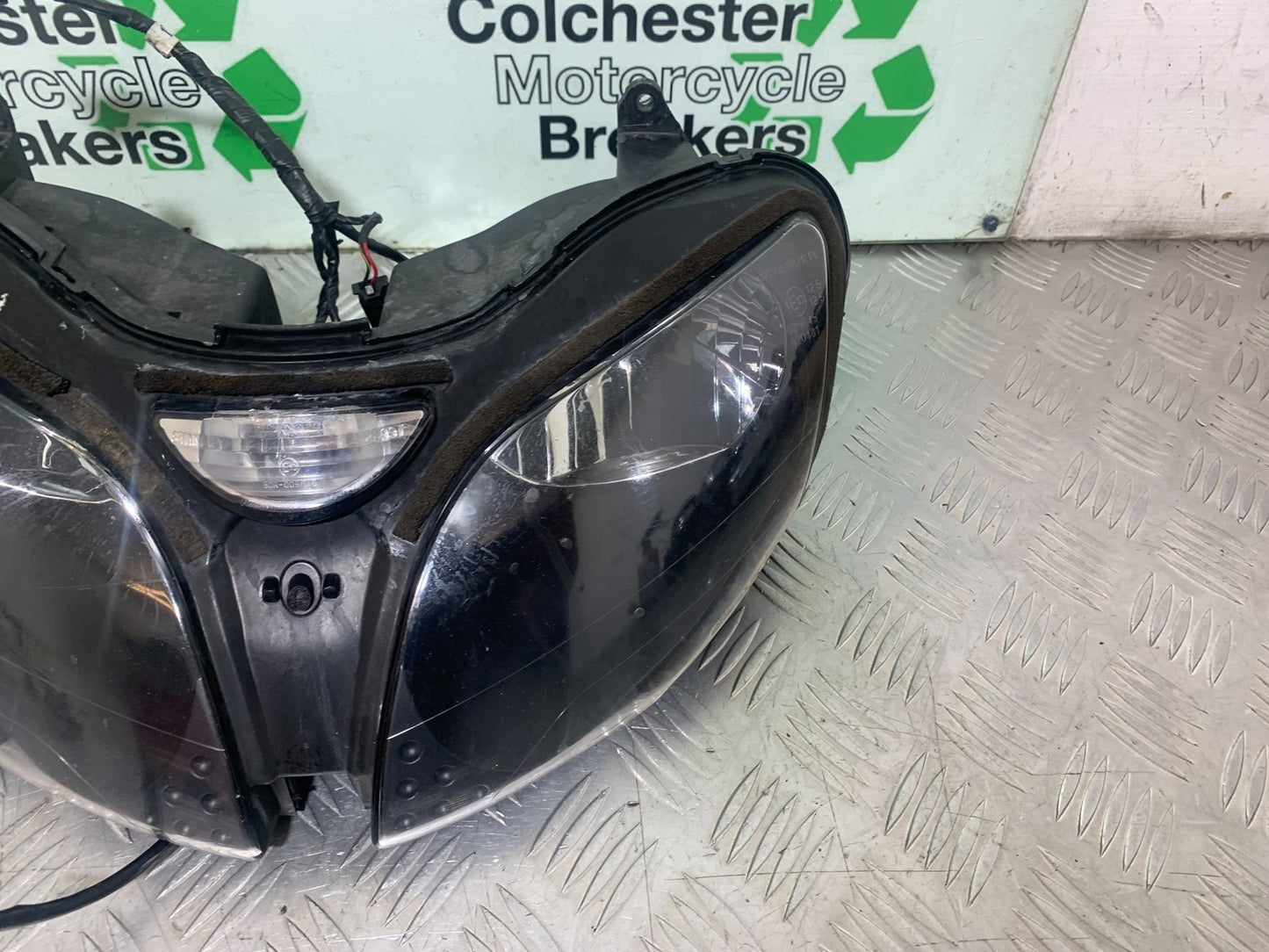 KAWASAKI ZX9R ZX9 E1 HEADLIGHT  YEAR 2000-01 (CMB1171)