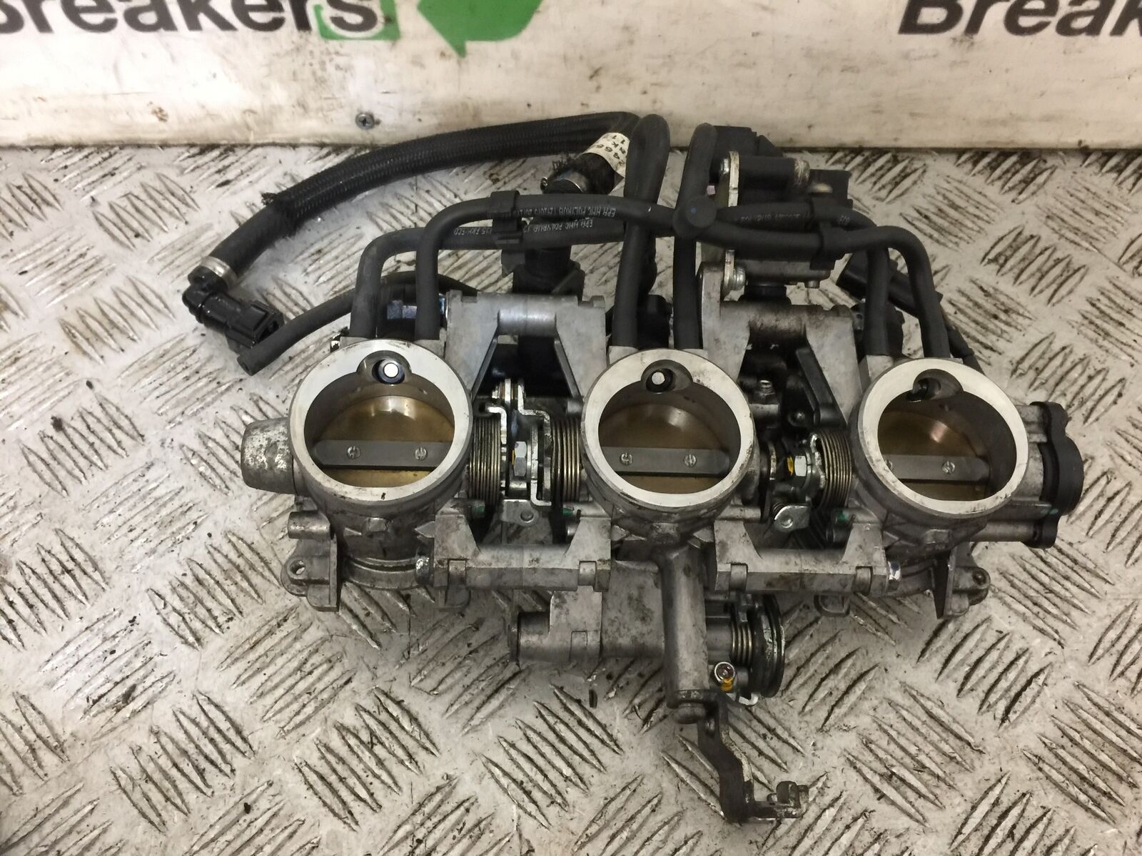 TRIUMPH 675 STREET TRIPLE THROTTLE BODIES   YEAR 2016 (STOCK 812)