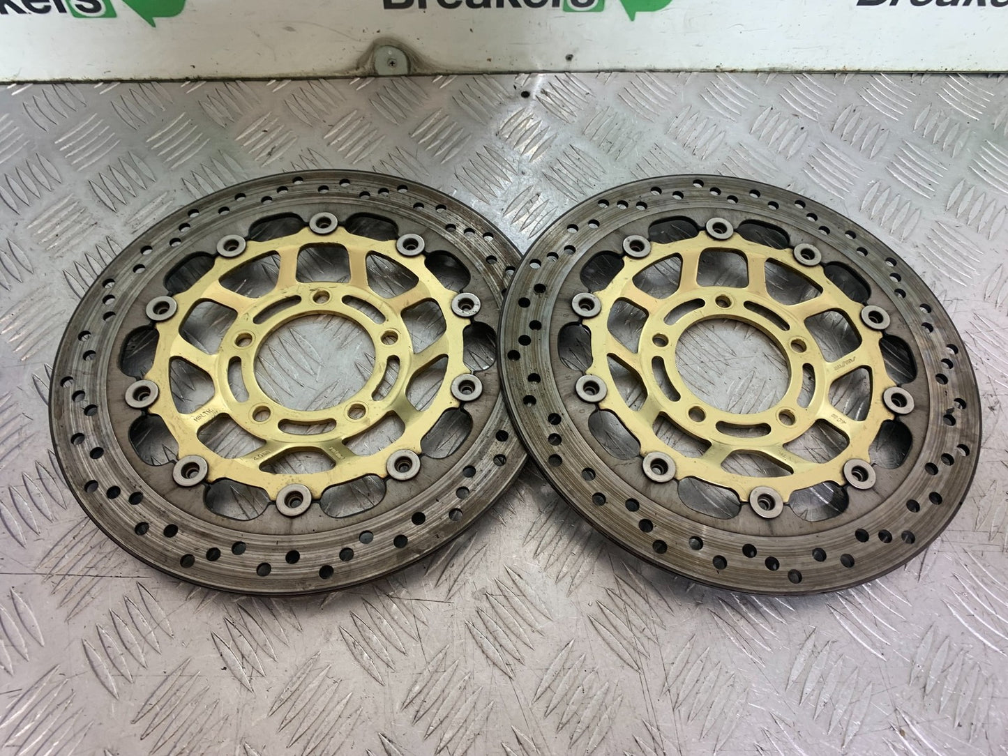 TRIUMPH 1050 SPEED TRIPLE FRONT BRAKE DISCS  YEAR 2005-2007 (CMB1322)