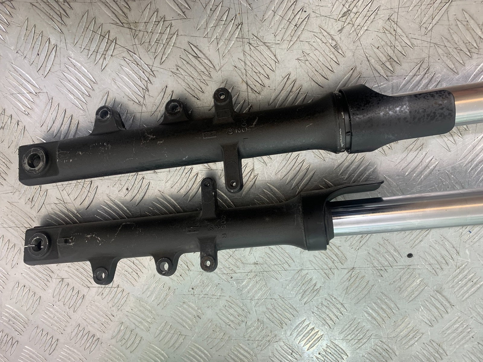 YAMAHA XJ6 XJ6-S FORKS YEAR 2009-2015  (CMB1212)
