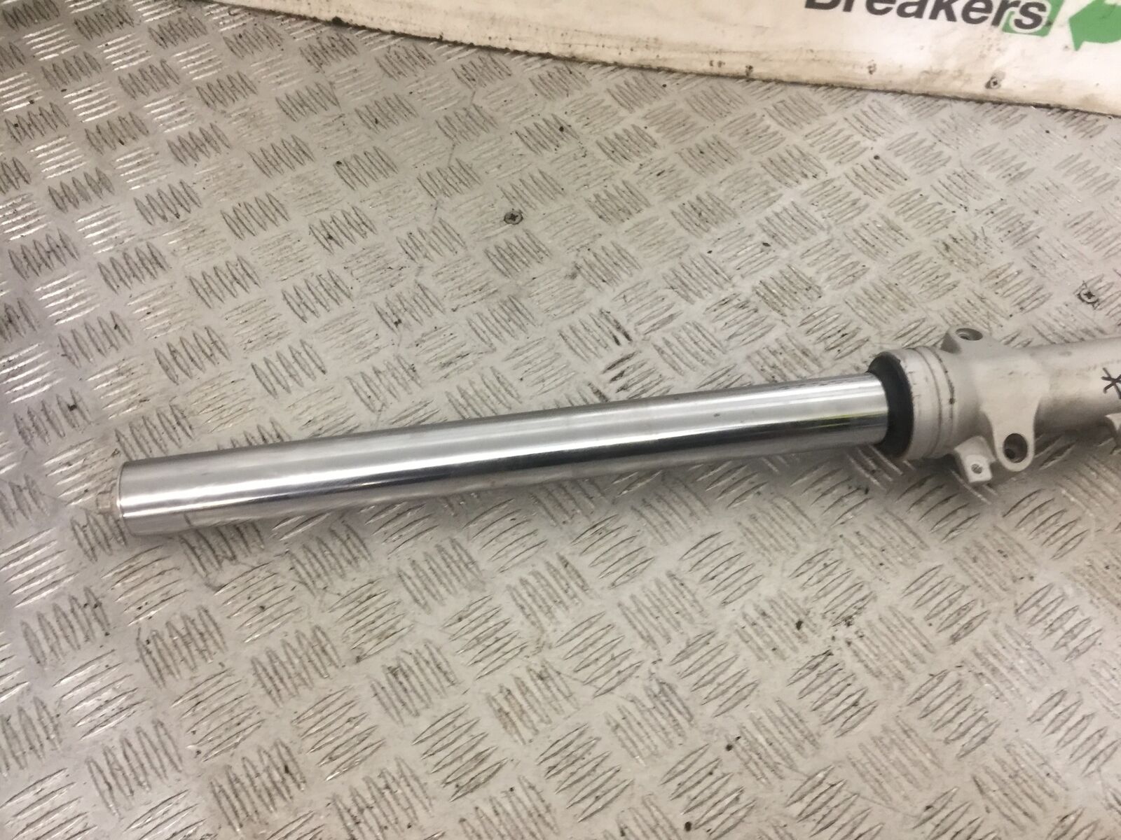 SUZUKI GSF650 GSF 650 RIGHT FORK (BENT) YEAR 2008-12  (STOCK 829)