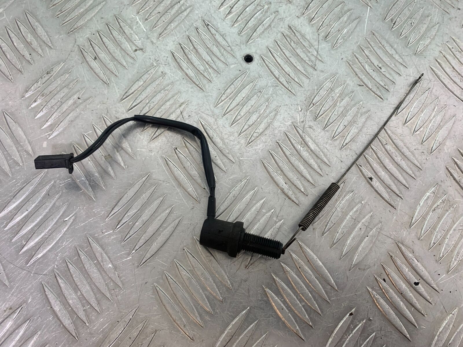 YAMAHA XJR1300 XJR 1300 REAR BRAKE LIGHT SWITCH  YEAR 1999-2003 (CMB1055)