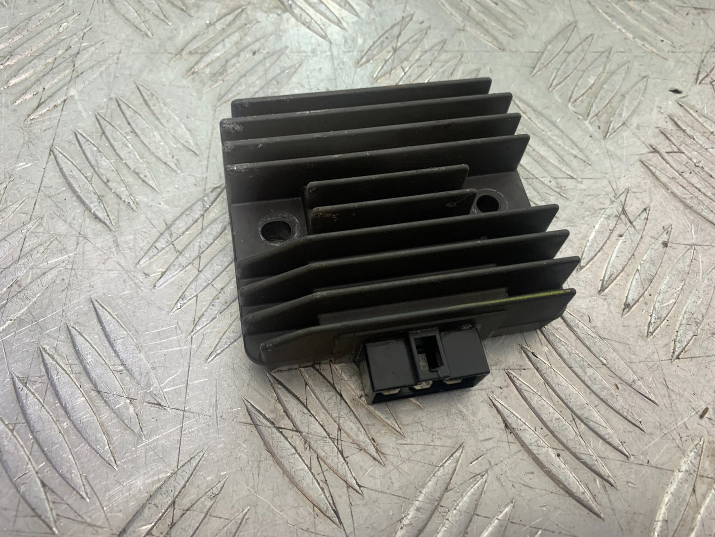 YAMAHA XJ6 XJ6-S REGULATOR   YEAR 2009-2015  (CMB1212)