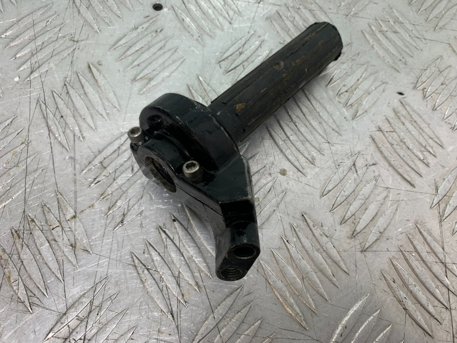 KAWASAKI KLR250 KLR 250 THROTTLE HOUSING AND GRIP  YEAR 1984-2001 (CMB1225)