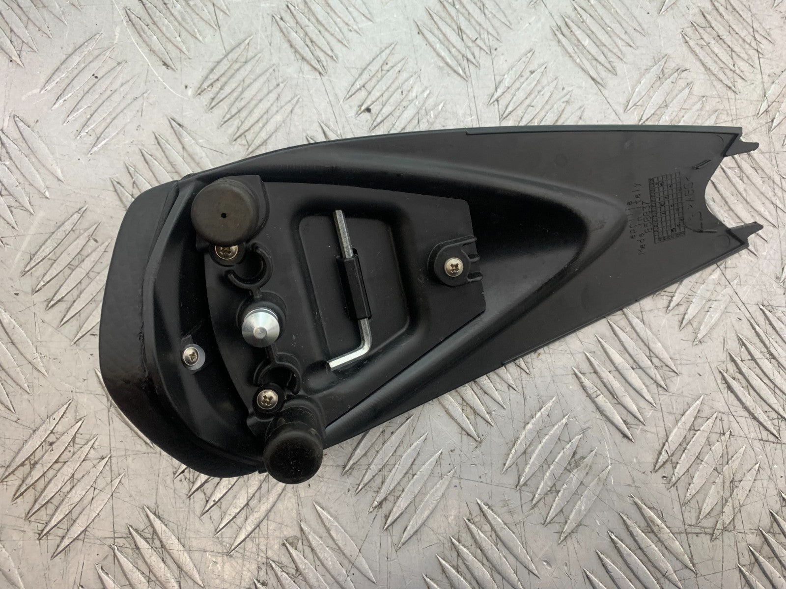APRILIA TUONO 1000 V4R REAR SEAT COWL  YEAR 2011-13  (CMB1331)
