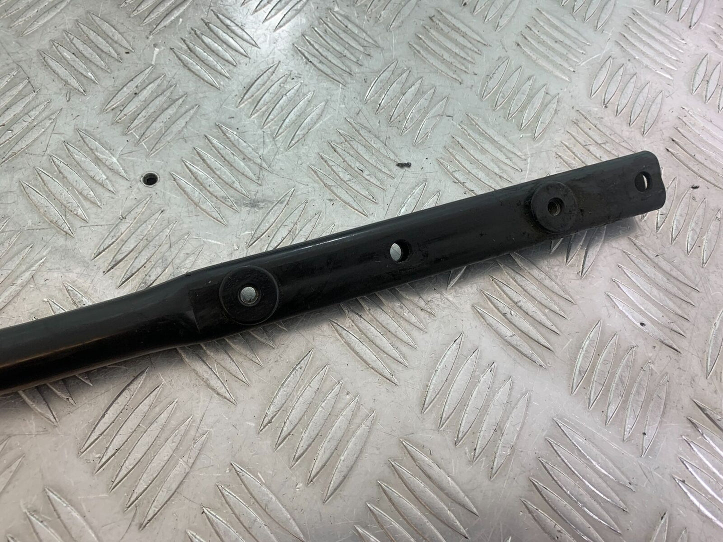HARLEY DAVIDSON XL883 N IROD SILENCER BRACKET  YEAR 2020  (CMB1116)