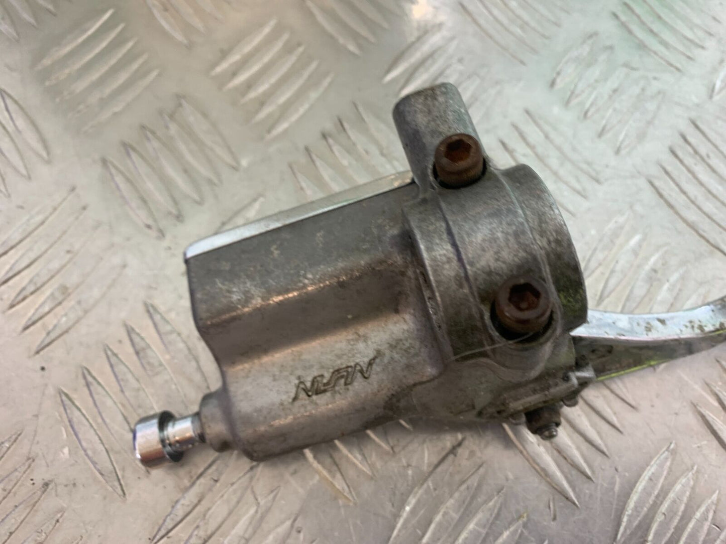 SUZUKI VS1400 VS 1400 INTRUDER BRAKE MASTER CYLINDER  YEAR 1988 (CMB1077)
