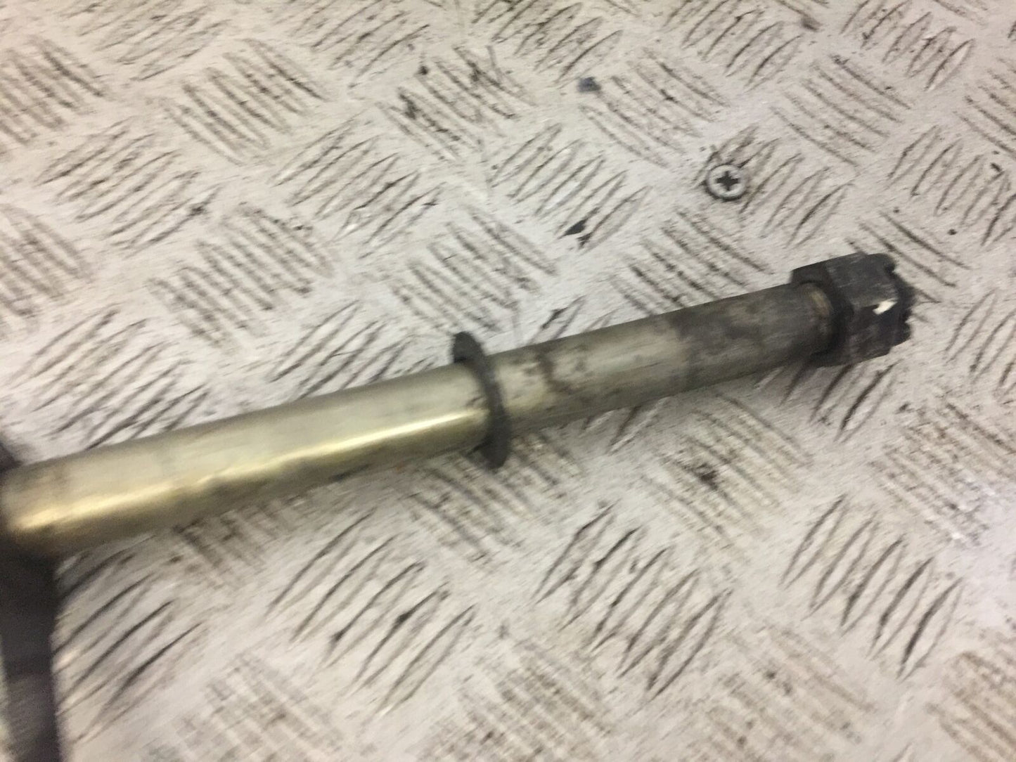 KAWASAKI VN900 CLASSIC REAR WHEEL SPINDLE  YEAR 2006-2015 (STOCK 706)
