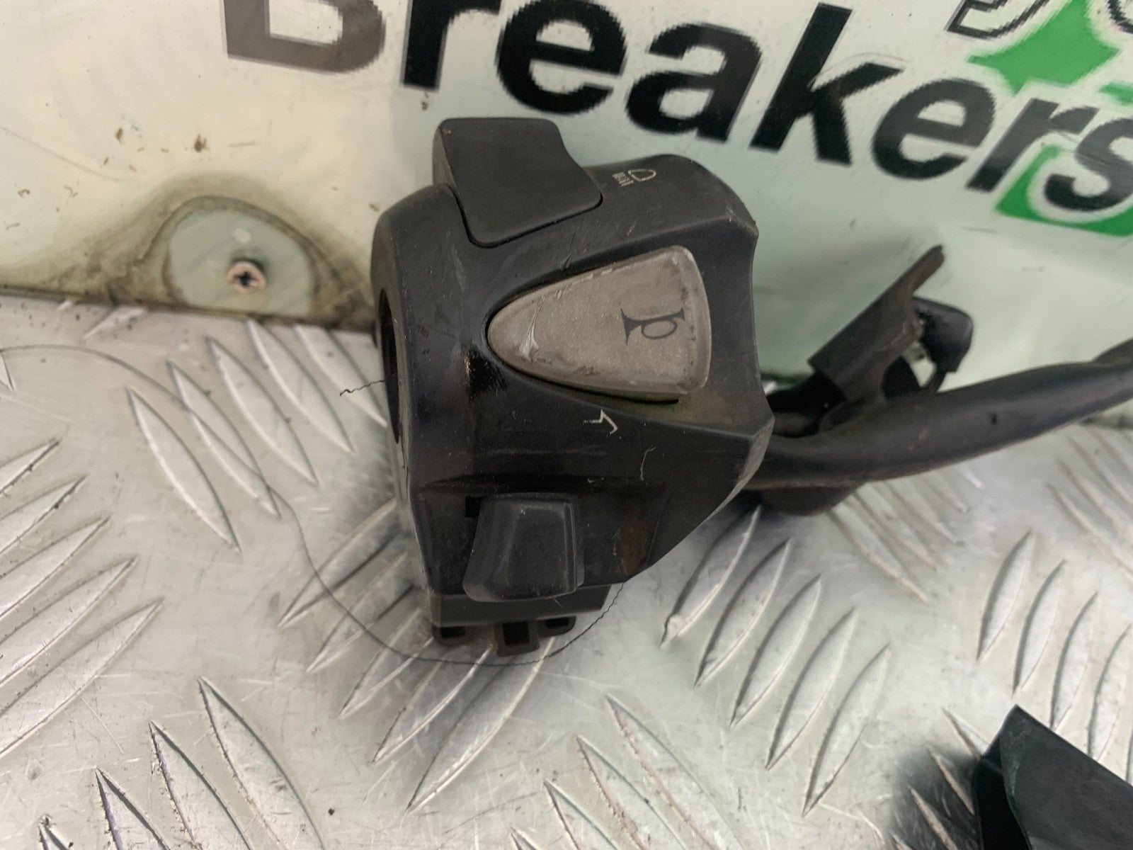 HONDA CB500 F CB500F LEFT SWITCH GEAR   YEAR 2013-2015  (CMB1235)