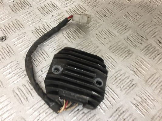 YAMAHA FZS600 FAZER 600 REGULATOR YEAR 1998-2001(STOCK 878)