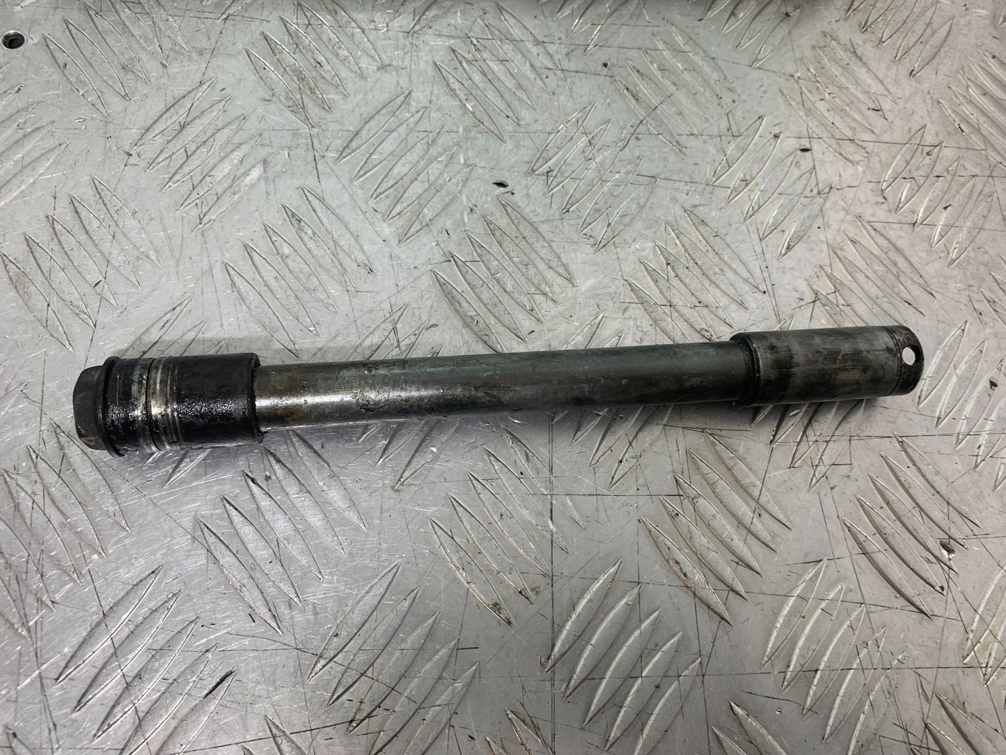 HONDA VFR800 PRE V-TEC FRONT WHEEL SPINDLE  YEAR 1998-2001 (CMB1233)