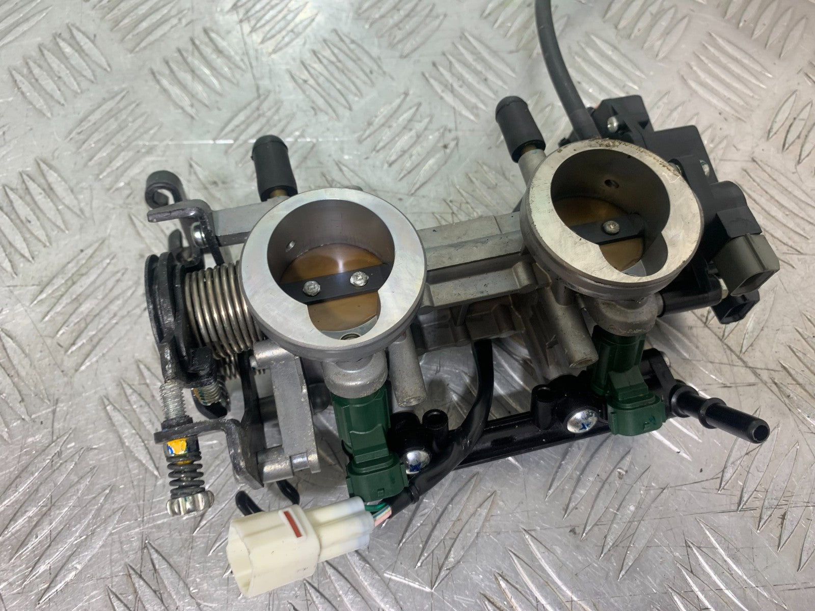 KAWASAKI ER6 N THROTTLE BODIES YEAR 2012-2017 (CMB1324)