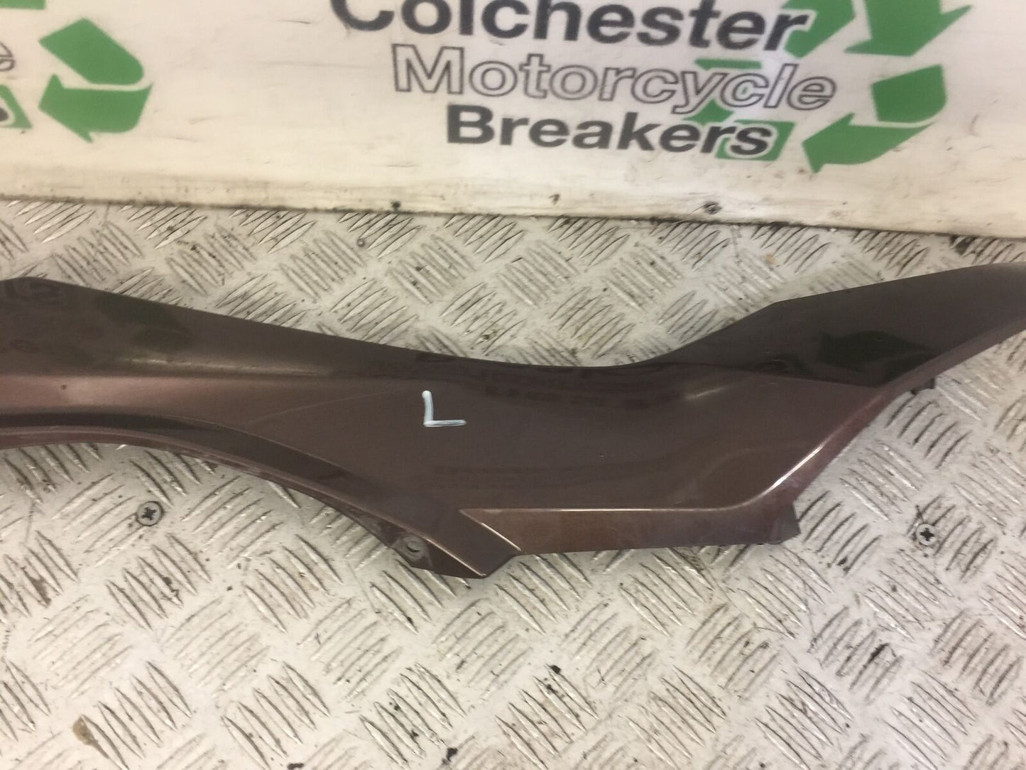HONDA FORZA 125 LEFT SIDE PANEL YEAR 2015 (STOCK 620)