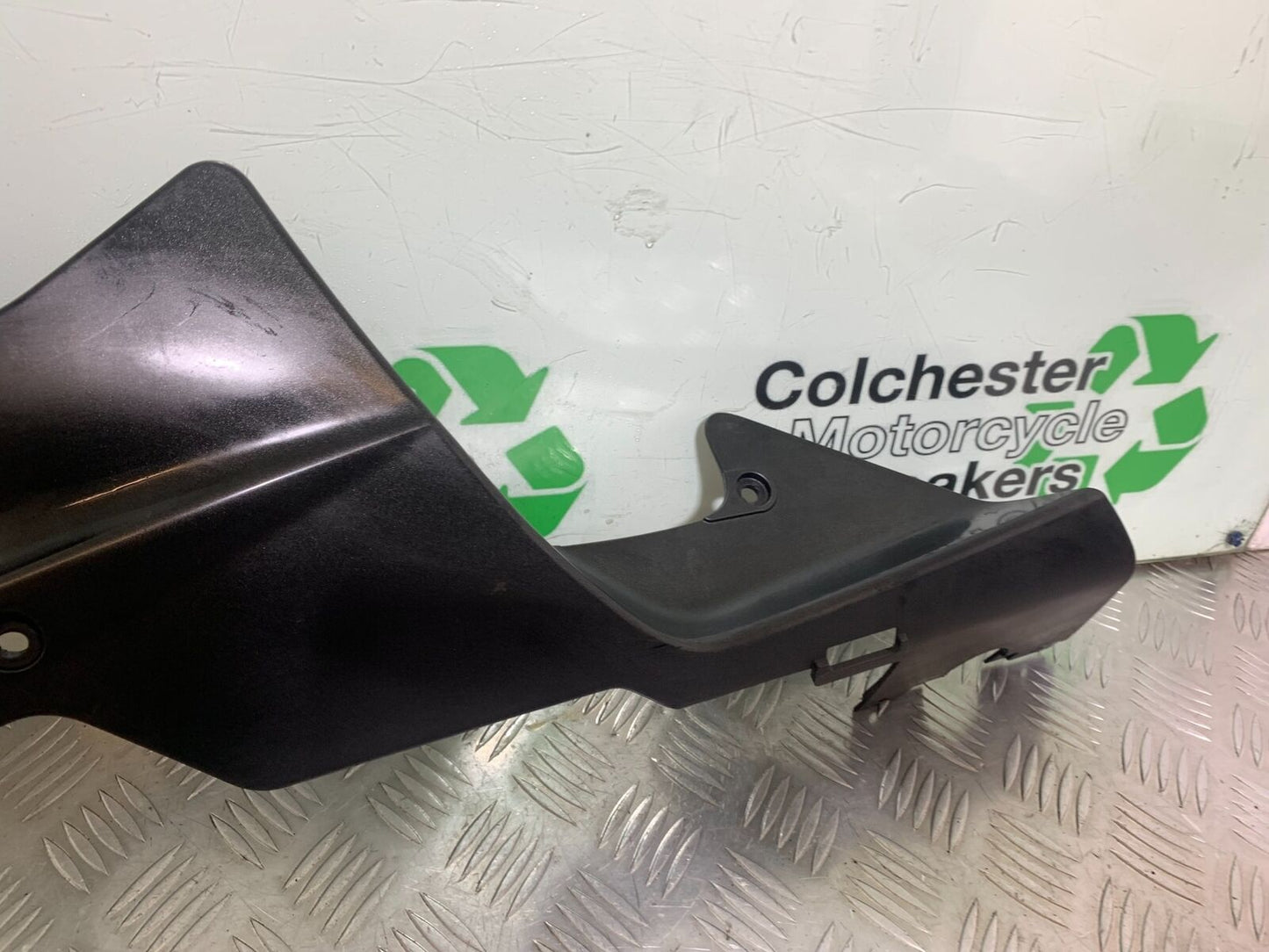 HONDA CBR 929 RRY FIREBLADE LEFT LOWER FAIRING PANEL YEAR 2000-01 (CMB1094)