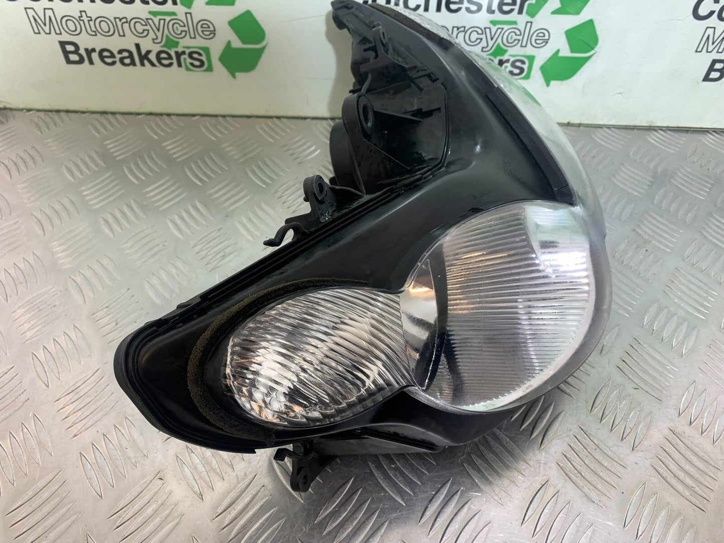 KAWASAKI ZZR1200 ZZR 1200 HEADLIGHT  YEAR 2002-05 (STOCK 993)