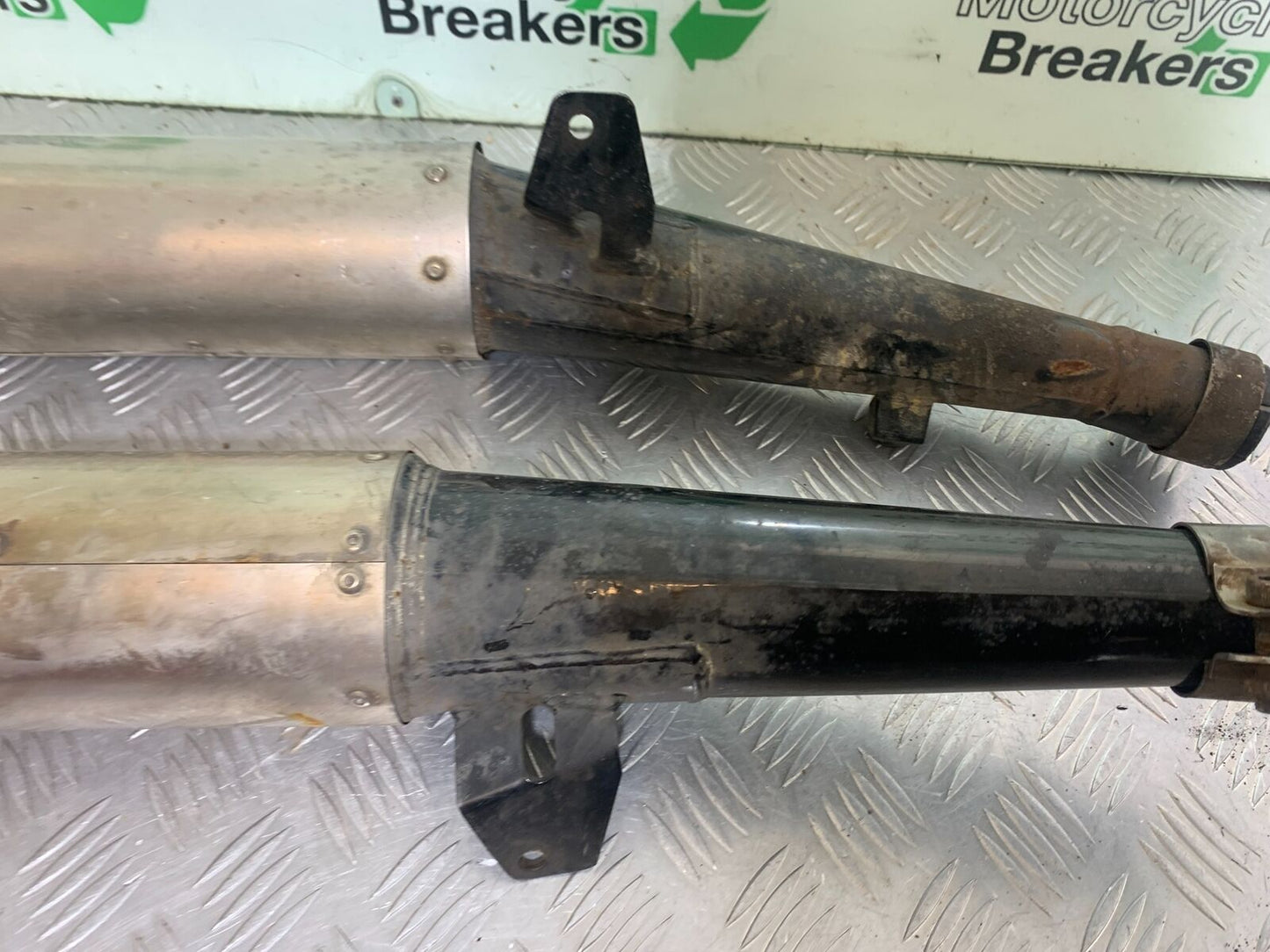 YAMAHA FJ1100 FJ 1100 MOTAD N-ETA SILENCERS YEAR 1984-1985 (CMB1101)