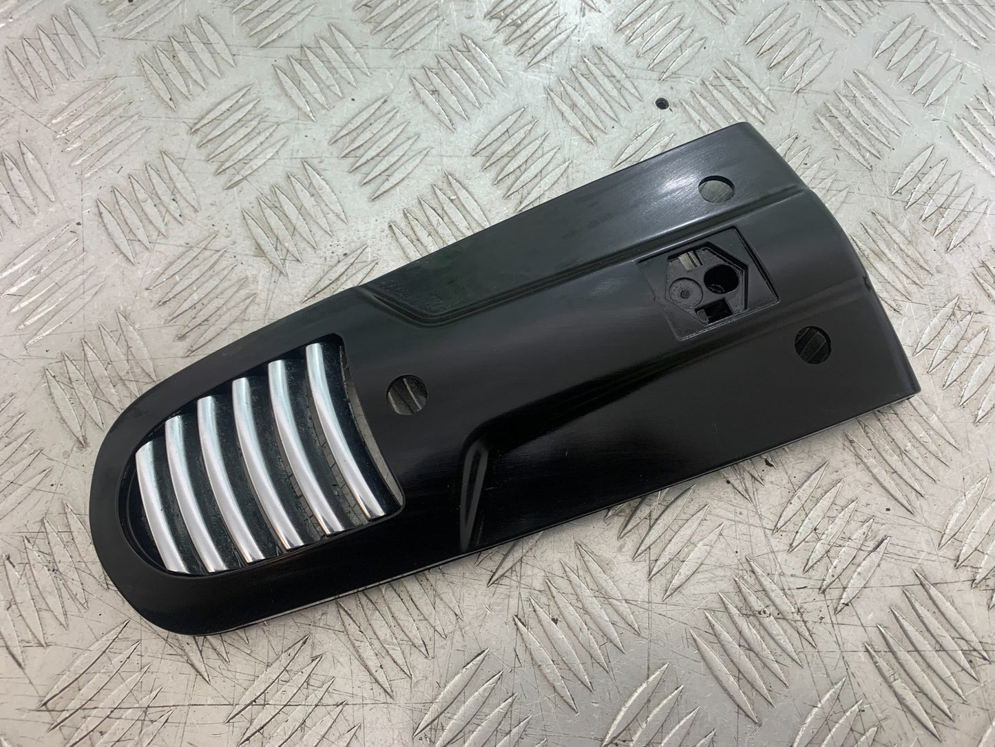 PIAGGIO VESPA GTS 125 FRONT INFILL GRILL YEAR 2009-14  (CMB1261)