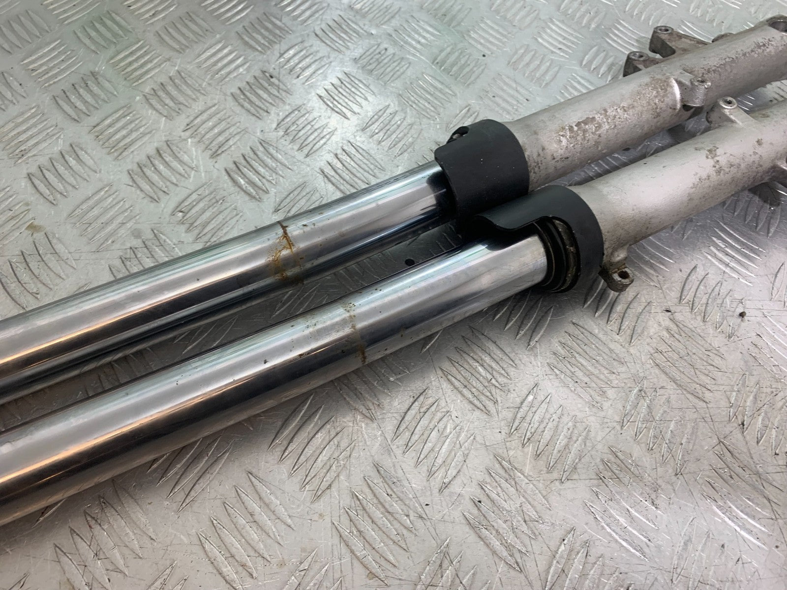 HONDA CBR600 CBR 600 FX FY FORKS (BENT SOLD AS PARTS)   YEAR 1999-2000 (CMB1287)