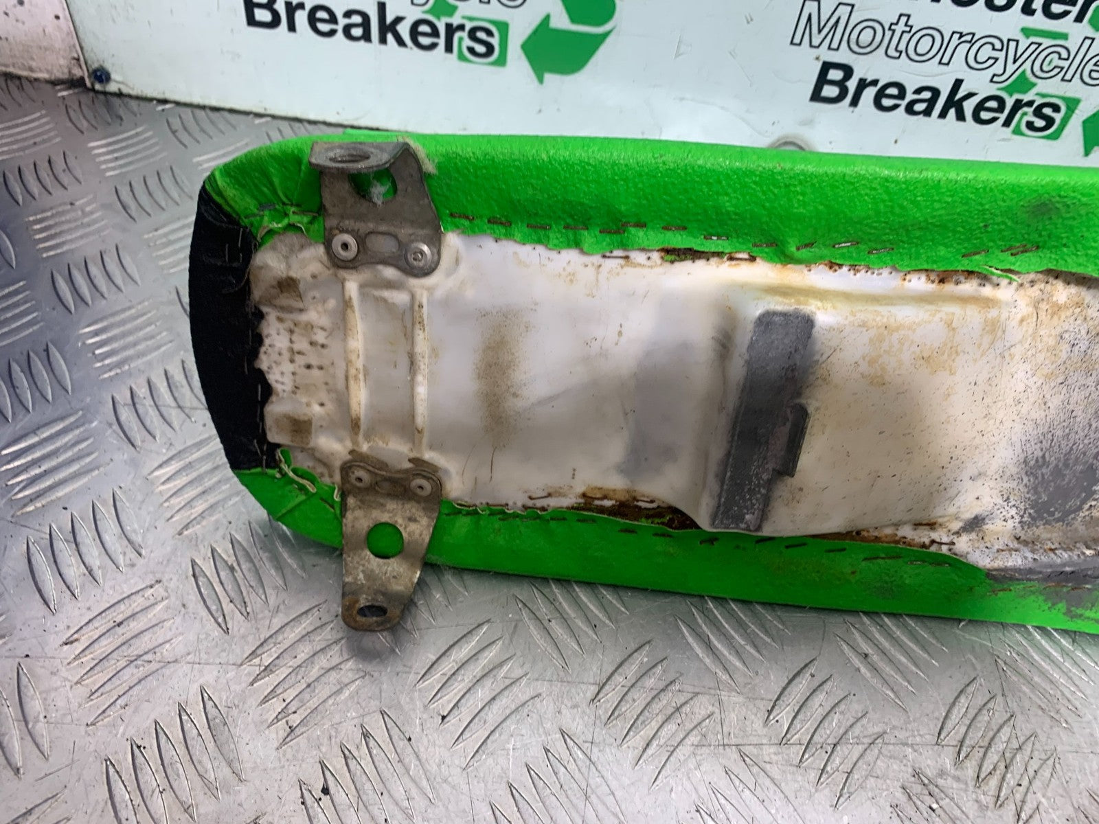 KAWASAKI KXF450 KXF 450 SEAT  YEAR 2013 CMB1217)
