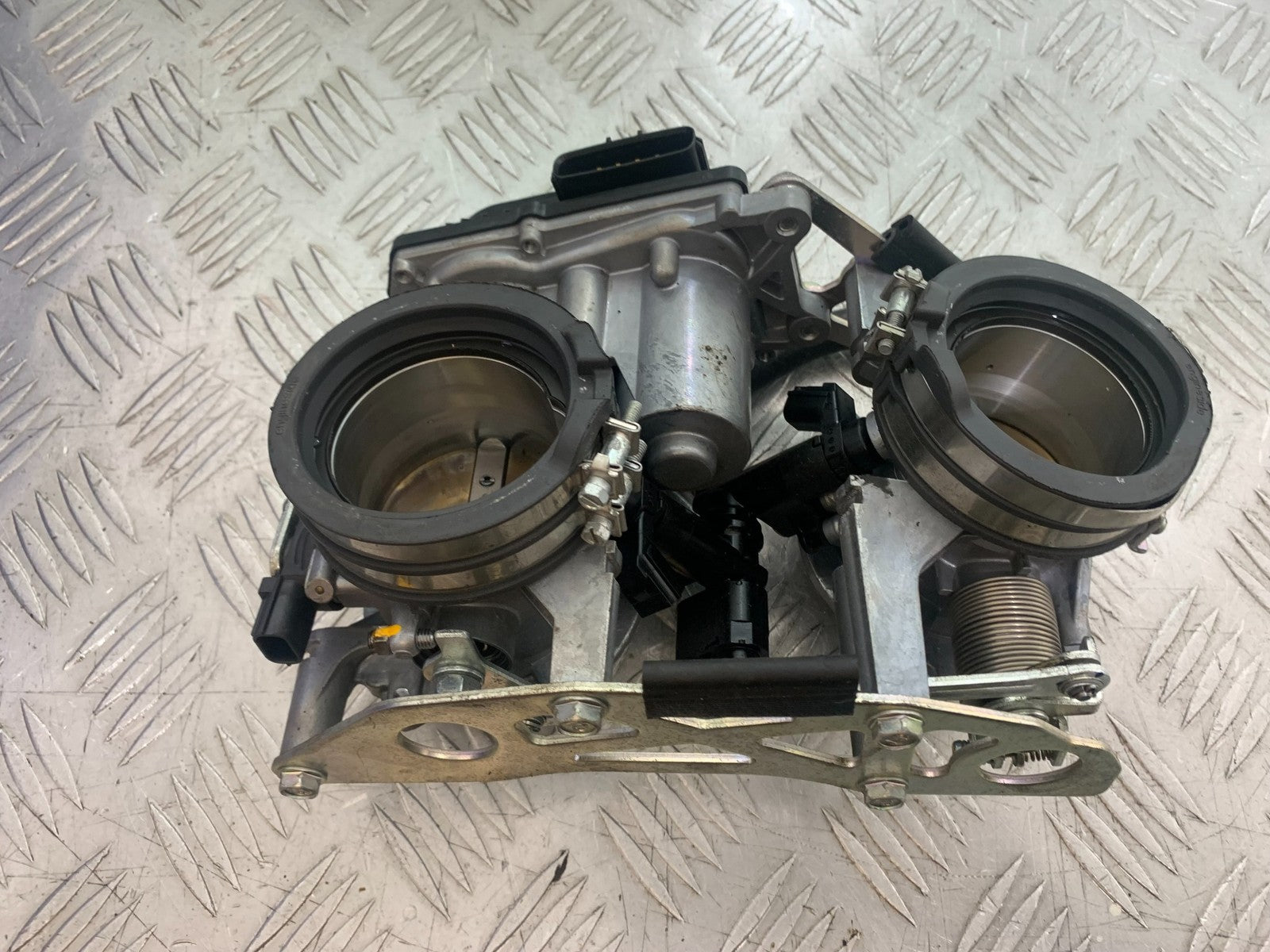 KTM 1290 SUPER DUKE R THROTTLE BODIES YEAR 2020-2024 (CMB1272)