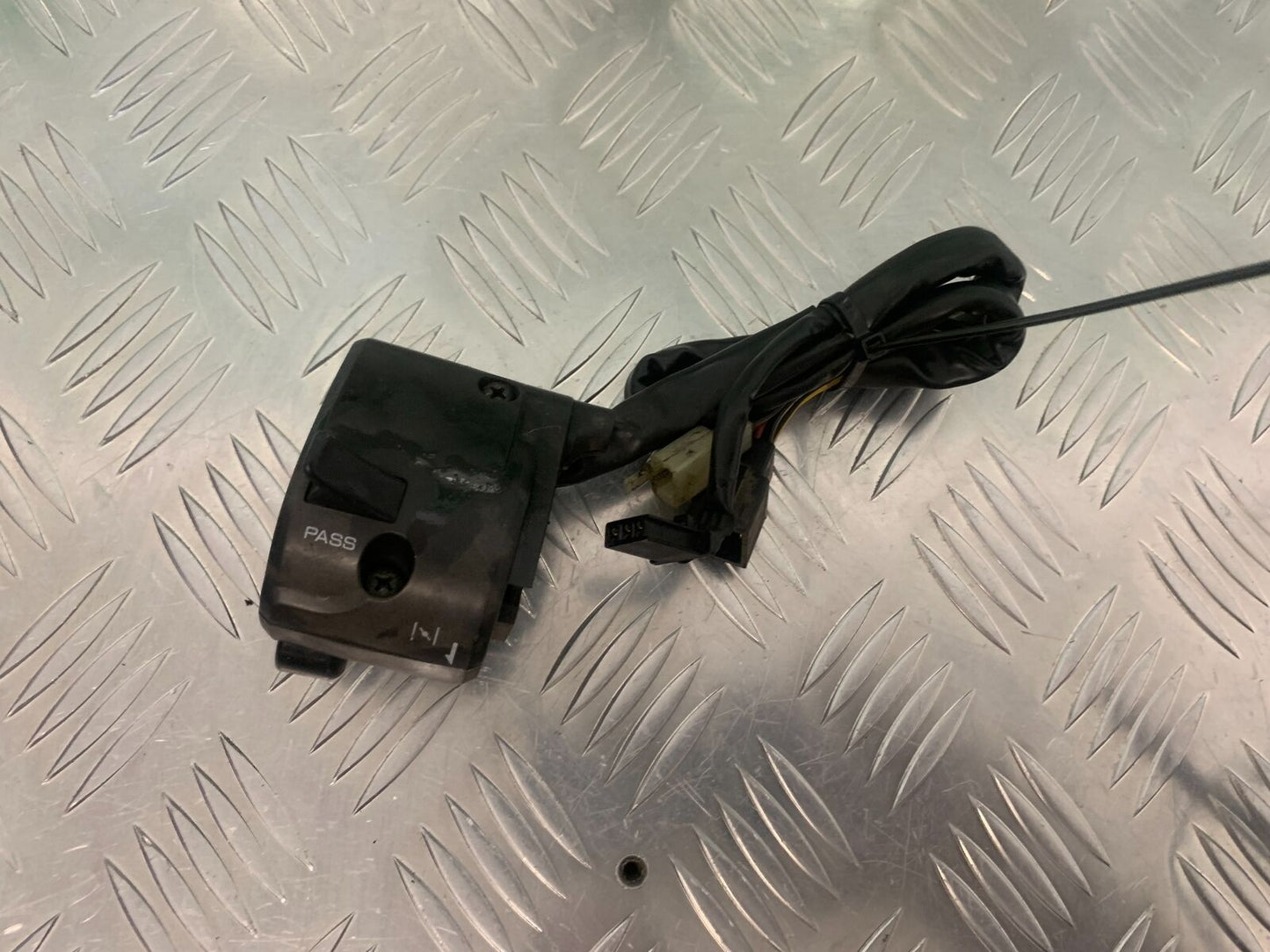 KAWASAKI ZX6R ZX6 J LEFT SWITCH GEAR    YEAR 2000 (STOCK 947)