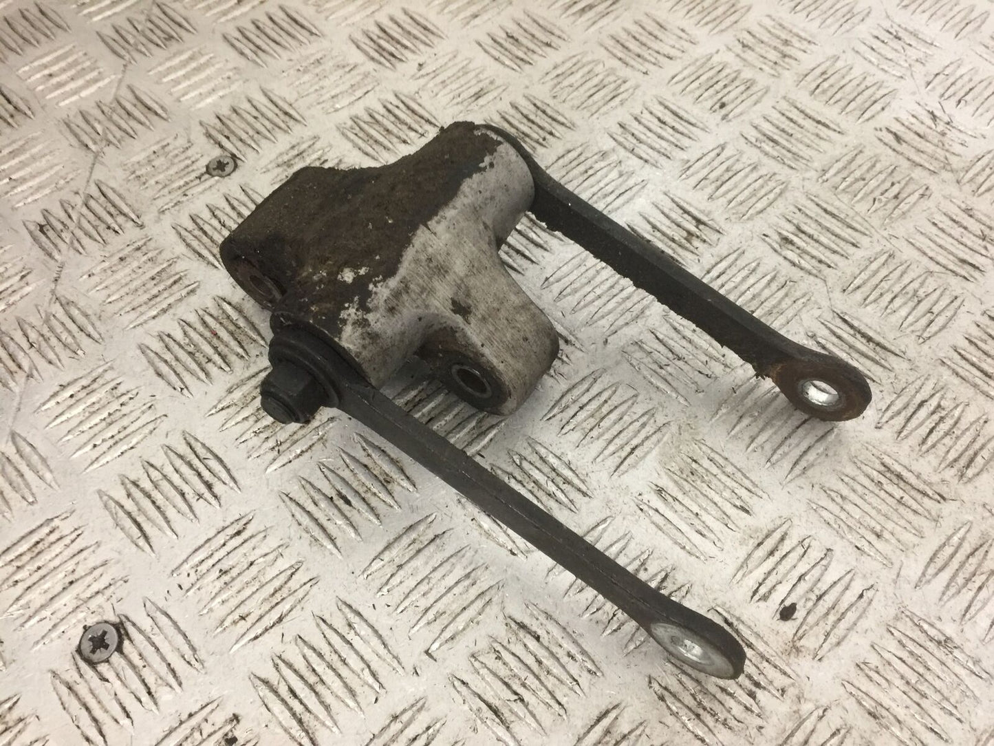 YAMAHA FZS600 FAZER 600 REAR SHOCK LINKAGE  YEAR 2002-03  (STOCK 790)
