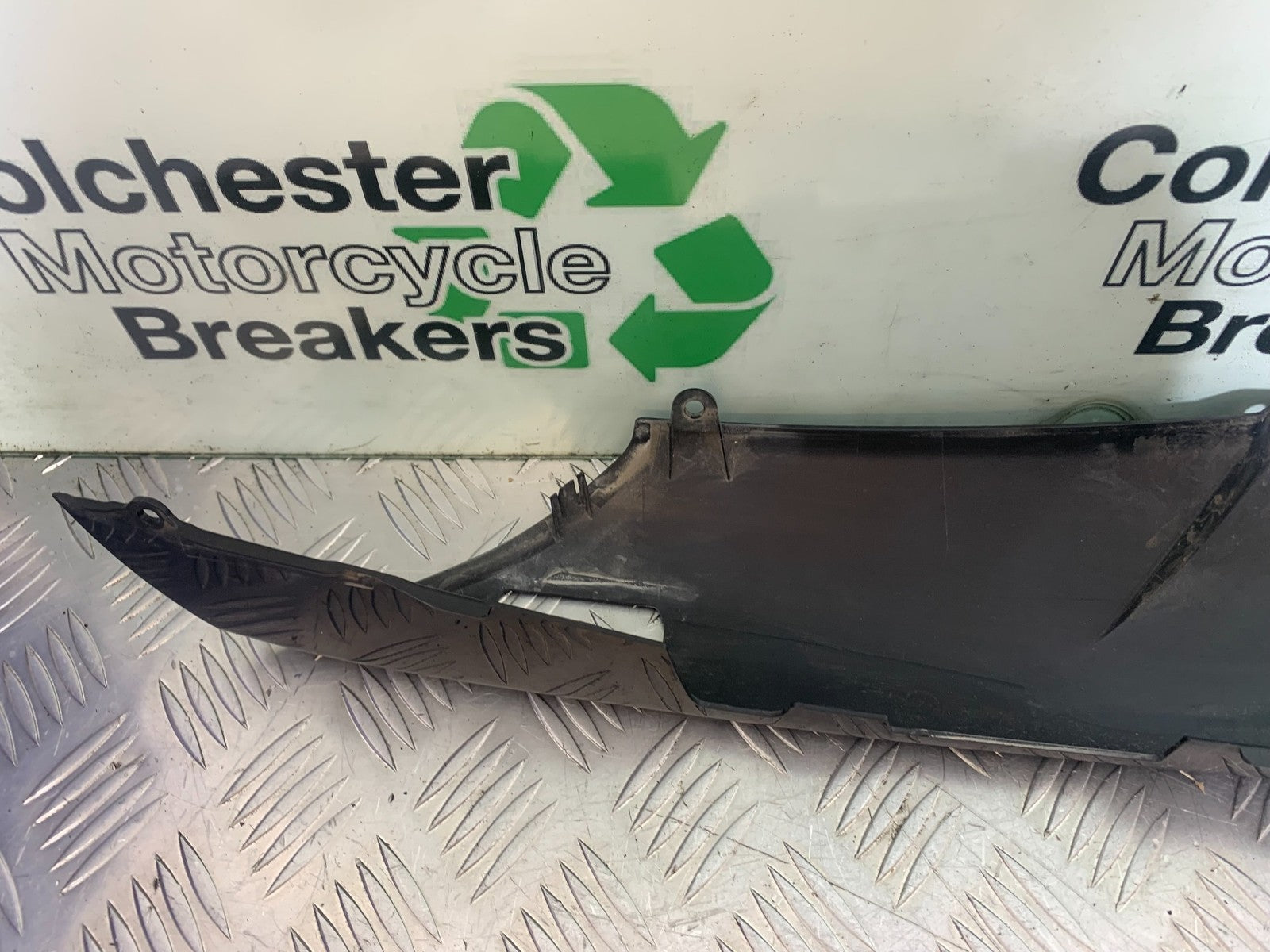 KAWASAKI GTR1400 GTR 1400 RIGHT SEAT PANEL  YEAR 2007-2009 (CMB1174)