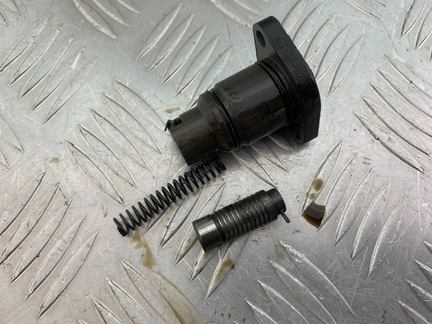 TRIUMPH THUNDERBIRD 1600 CAM CHAIN ADJUSTER  YEAR 2011 (CMB1107)