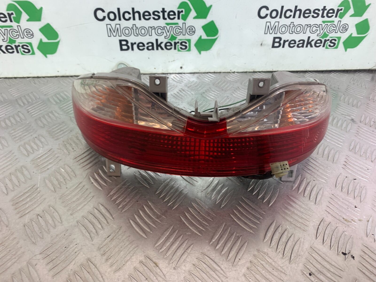 SUZUKI AN 200 UN 200 BURGMAN REAR LIGHT  YEAR 2007-09 (CMB1128)