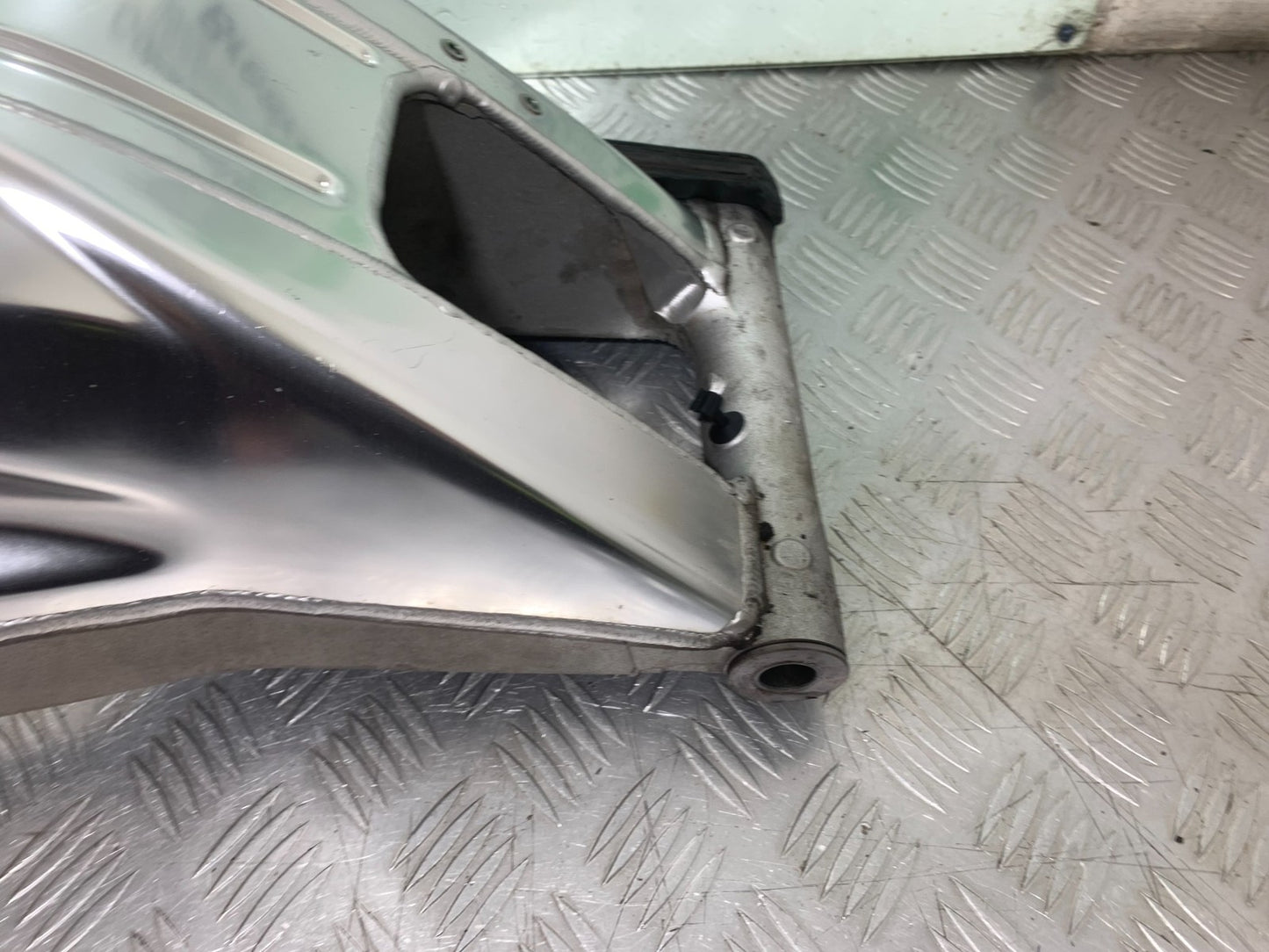 BMW S1000 RR SWINGARM  YEAR 2015-2018 (CMB1246)