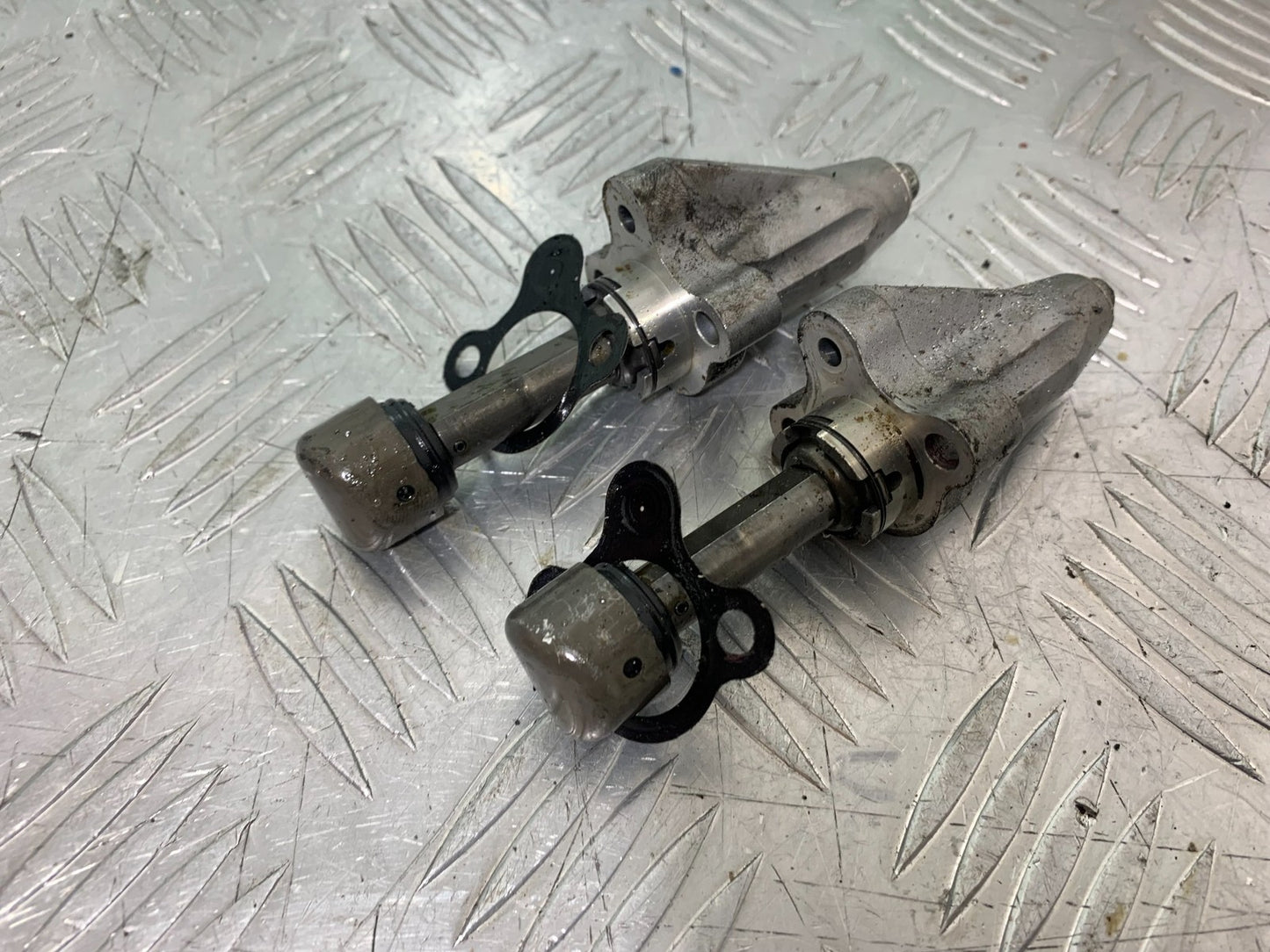 HONDA VFR800 PRE V-TEC CAM CHAIN TENSIONERS  YEAR 1998-2001