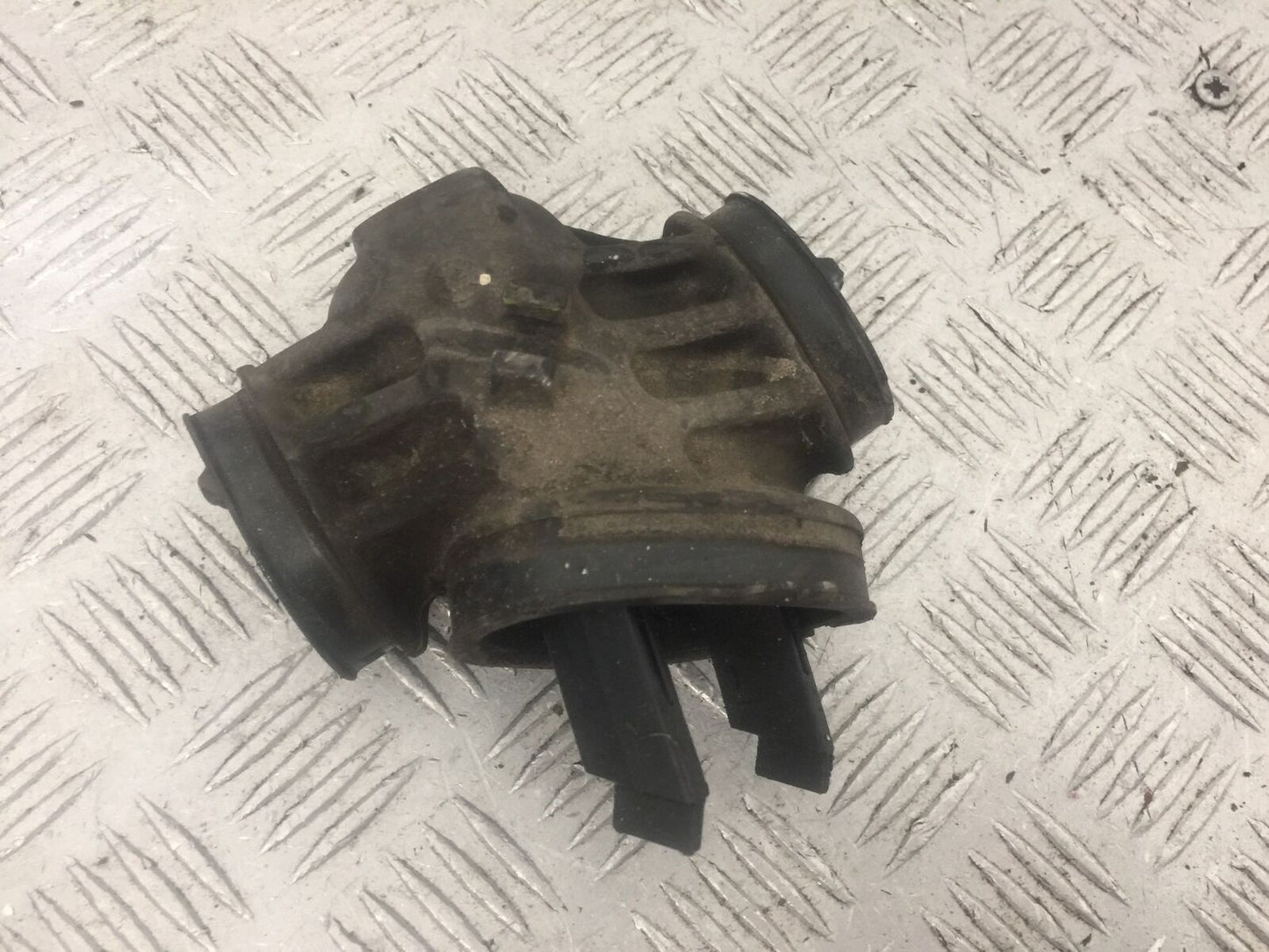 APRILIA 850 MANA AUTOMATIC THROTTLE BODY RUBBER  YEAR 2007-2012  (STOCK 875)