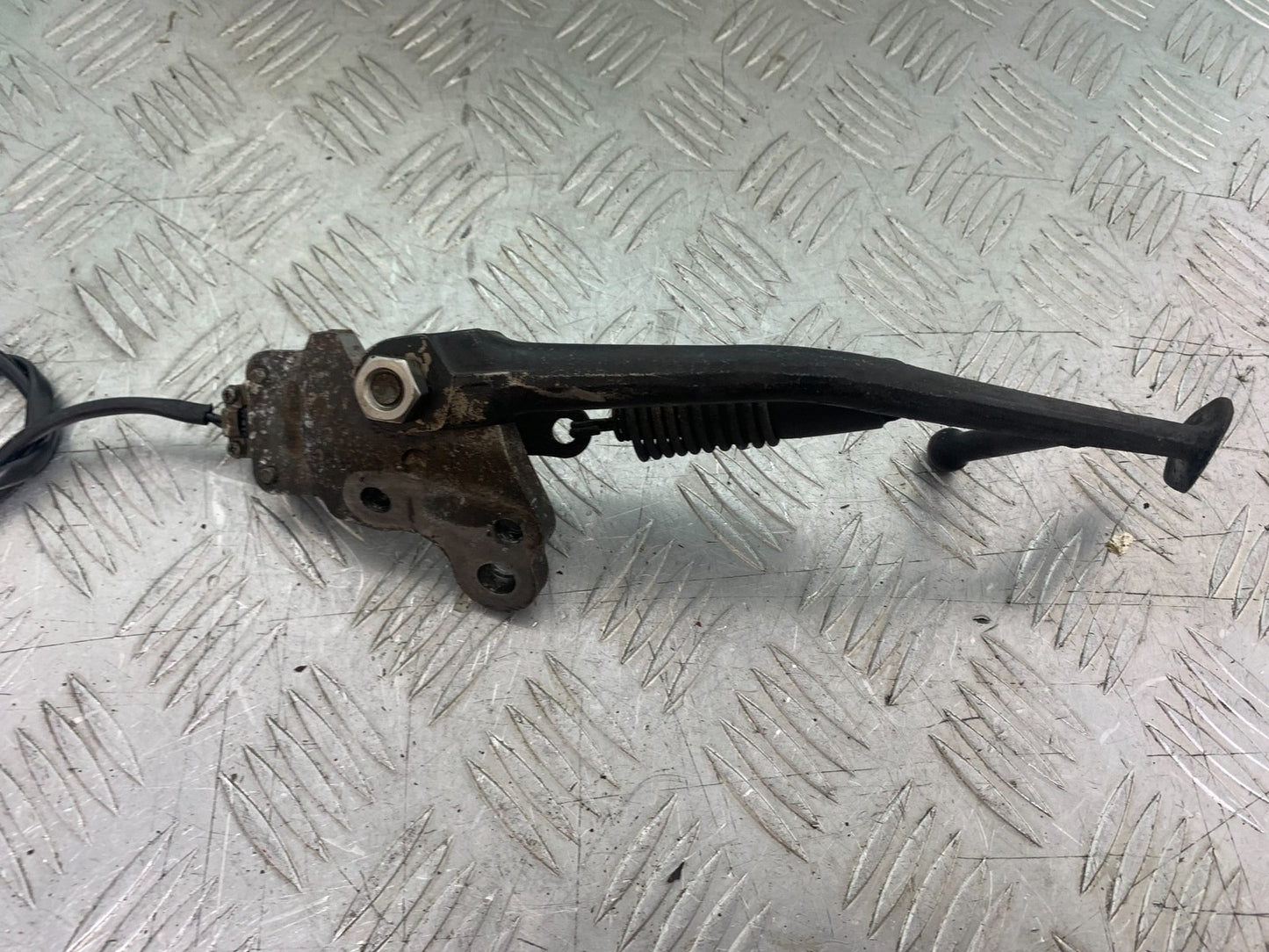YAMAHA YZF1000 THUNDERACE SIDE STAND  YEAR 1997-2000 (CMB1204)